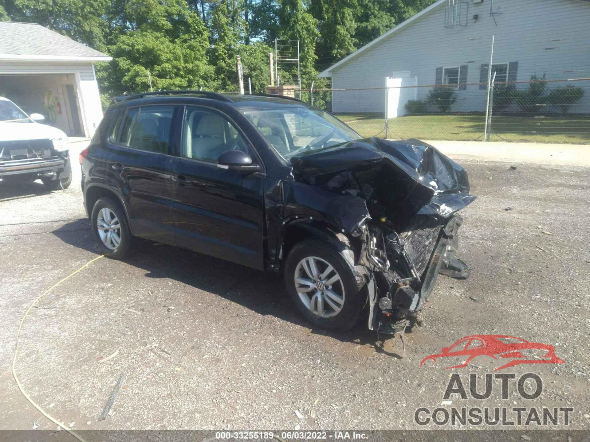 VOLKSWAGEN TIGUAN 2016 - WVGBV7AX2GW580238