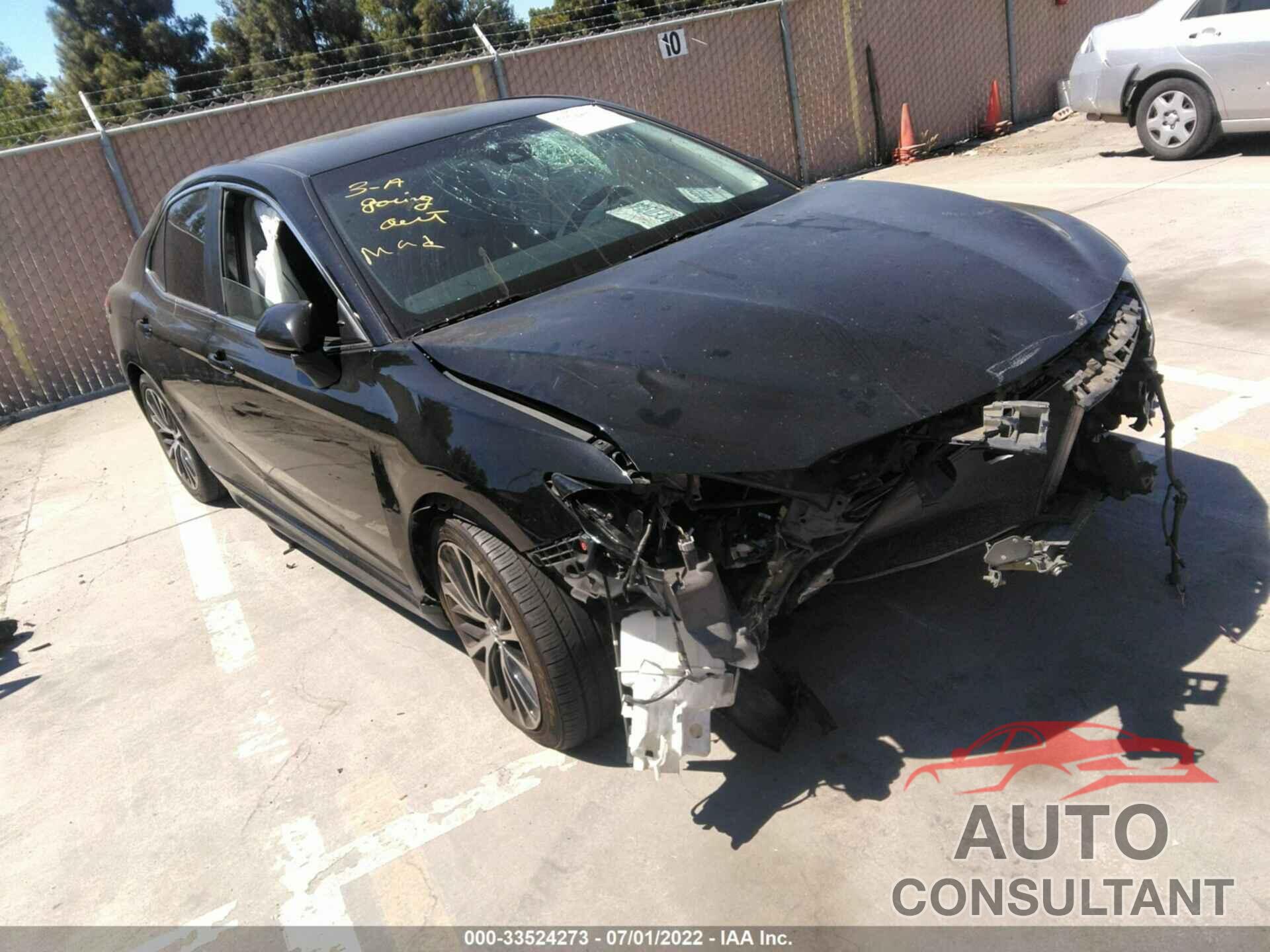 TOYOTA CAMRY 2018 - 4T1B11HK6JU067600