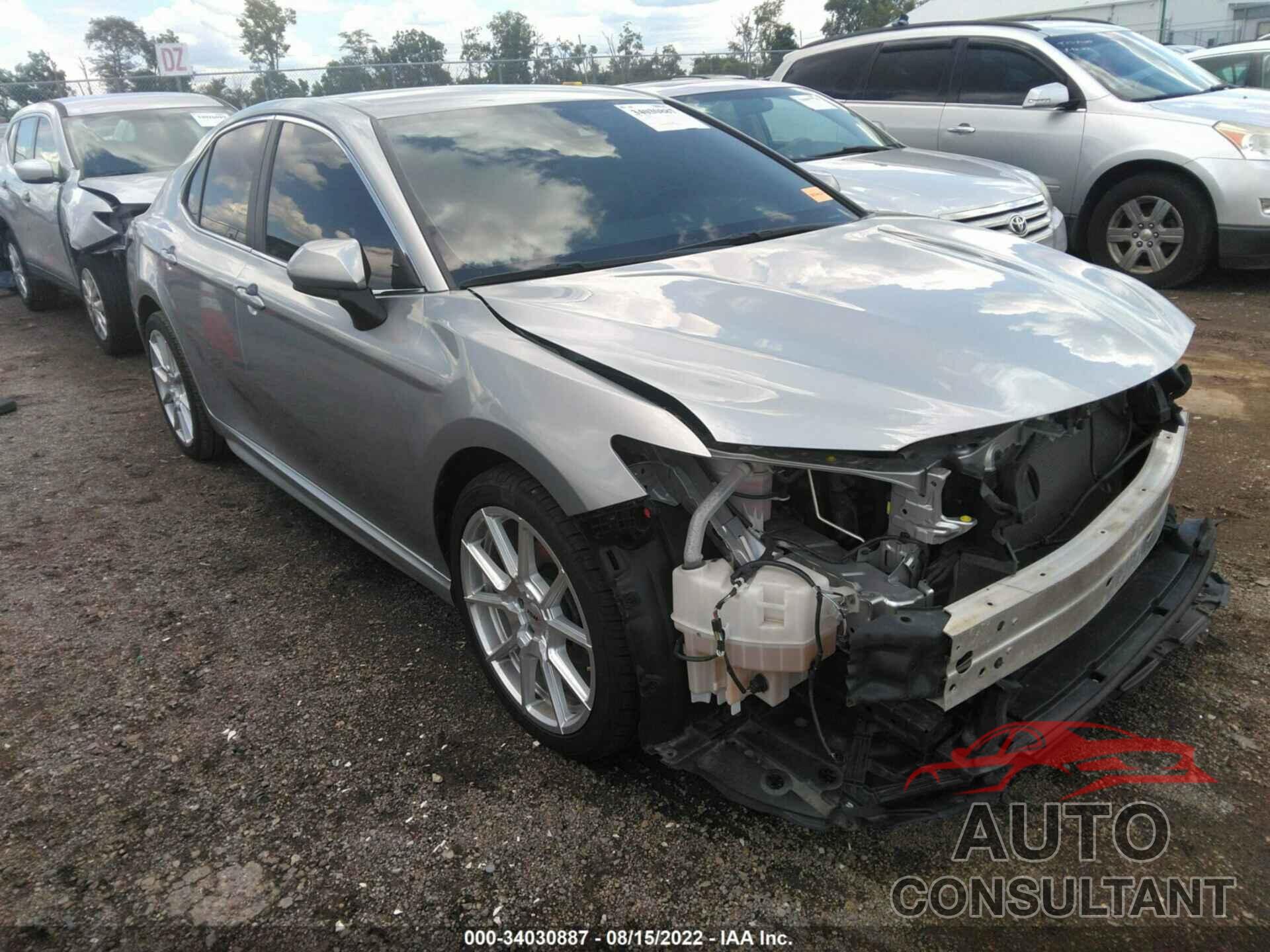 TOYOTA CAMRY 2019 - 4T1B11HK2KU216876