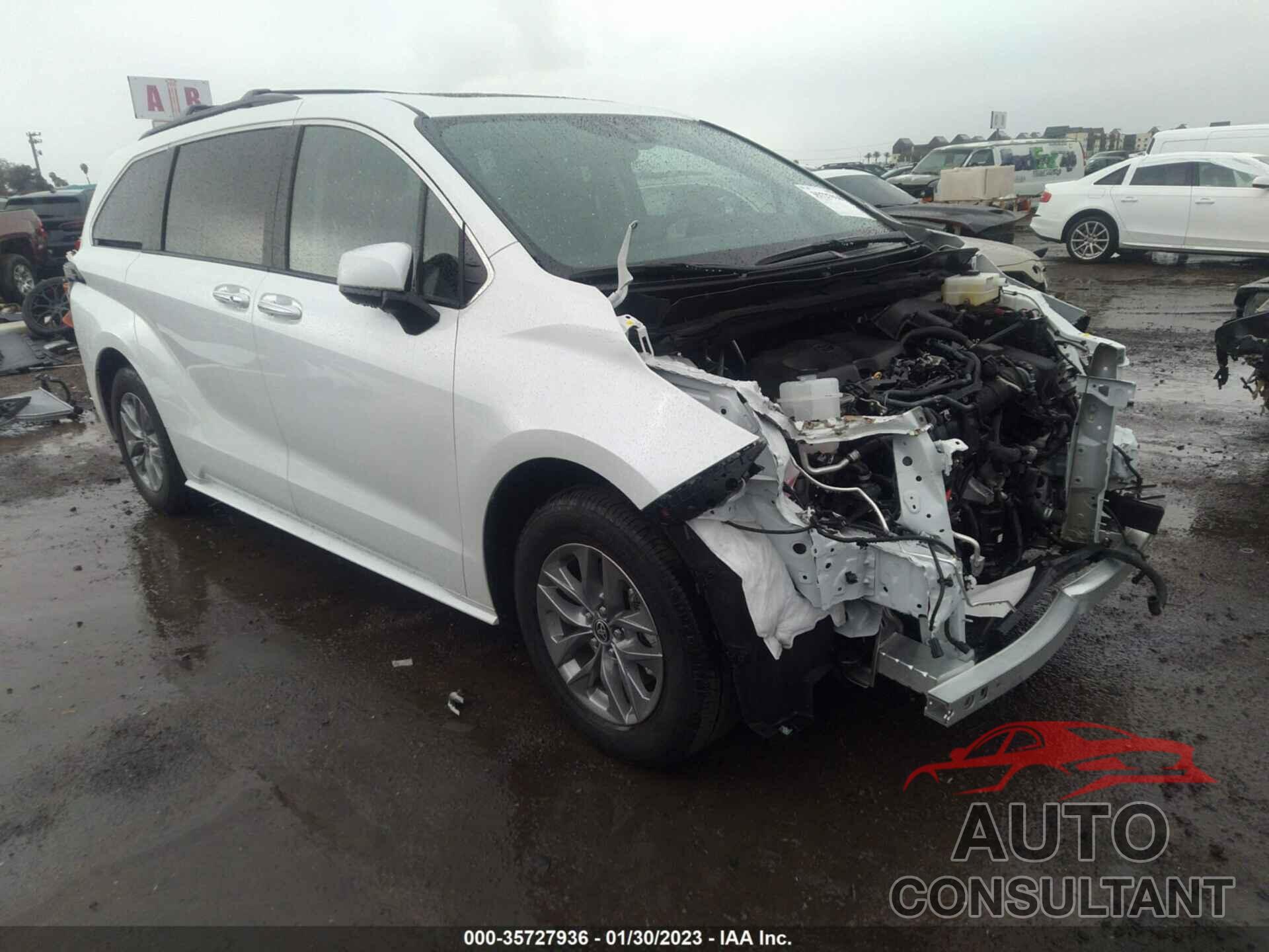 TOYOTA SIENNA 2022 - 5TDJRKEC1NS122850