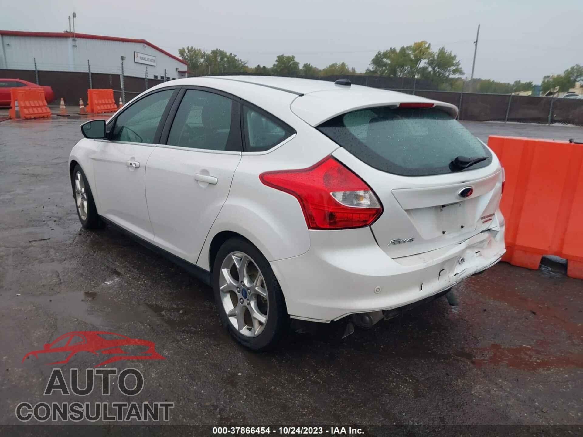 FORD FOCUS 2014 - 1FADP3N25EL254128