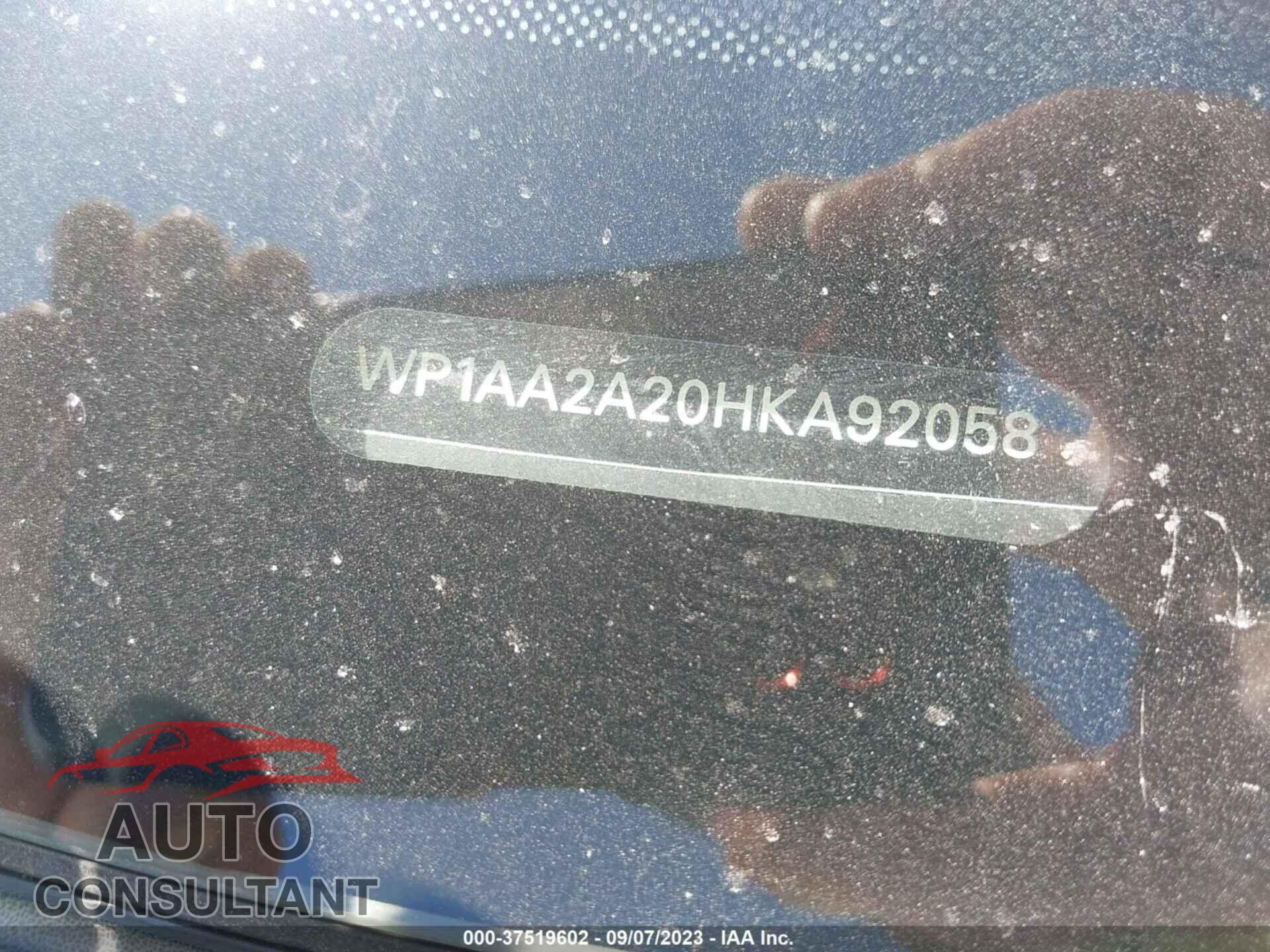 PORSCHE CAYENNE 2017 - WP1AA2A20HKA92058