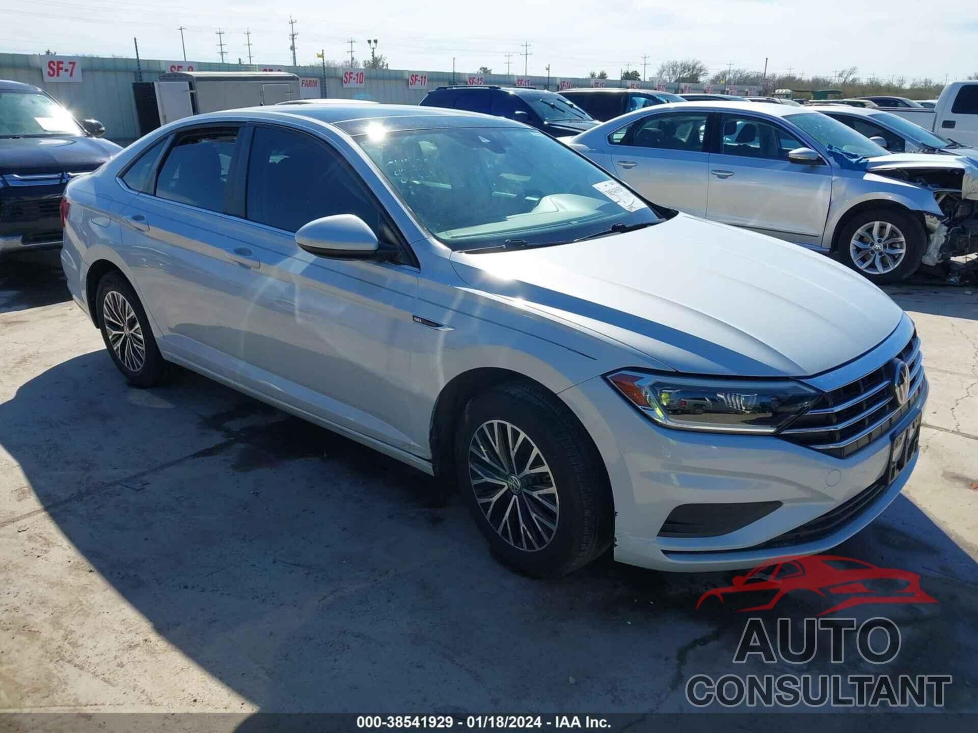 VOLKSWAGEN JETTA 2019 - 3VWE57BU1KM019394
