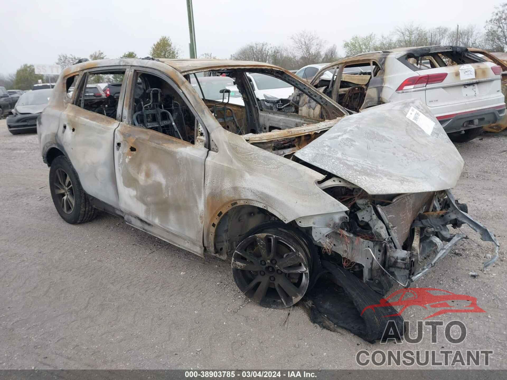 TOYOTA RAV4 2017 - JTMWFREV2HJ117392