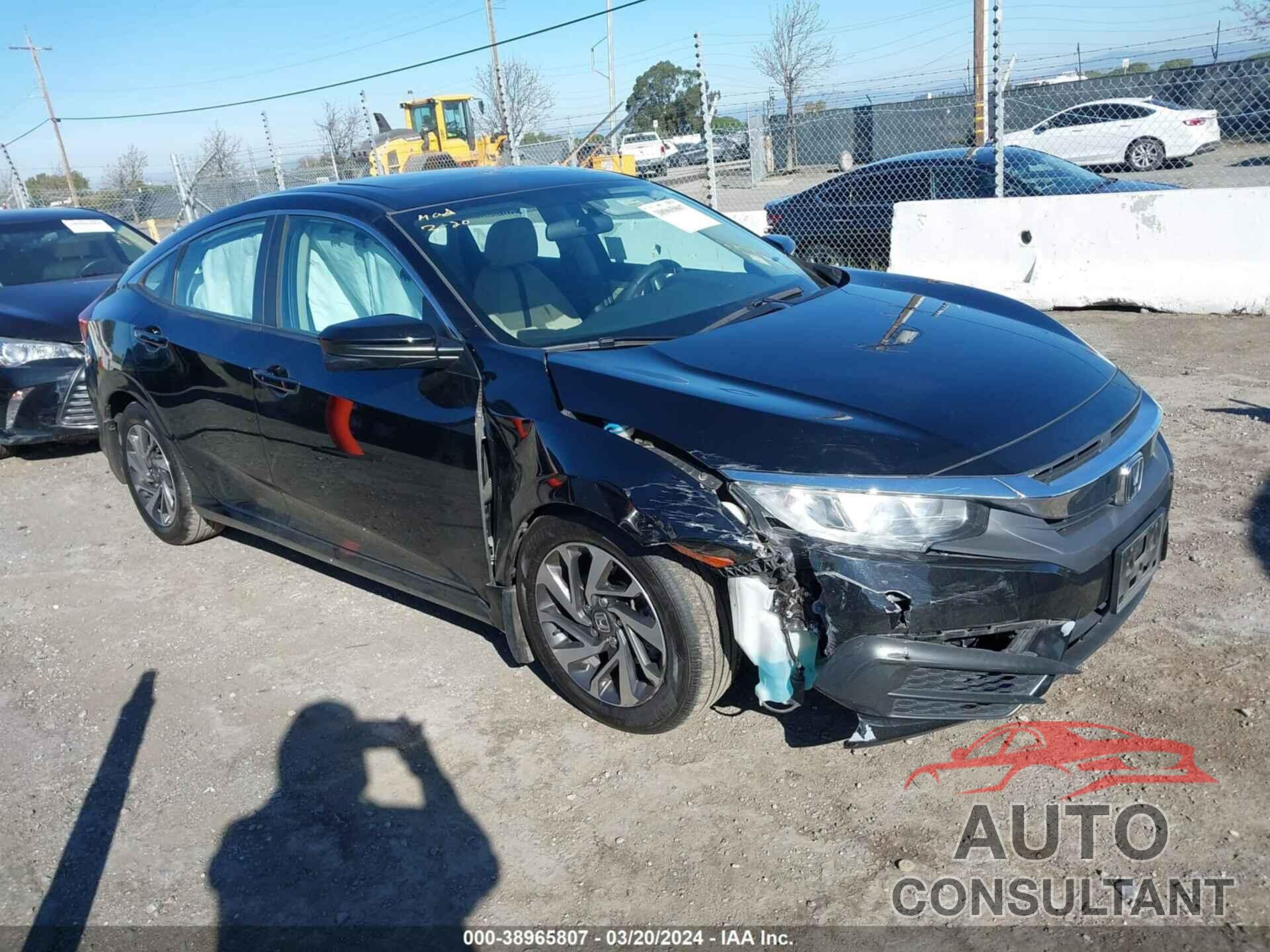 HONDA CIVIC 2018 - 2HGFC2F72JH555774