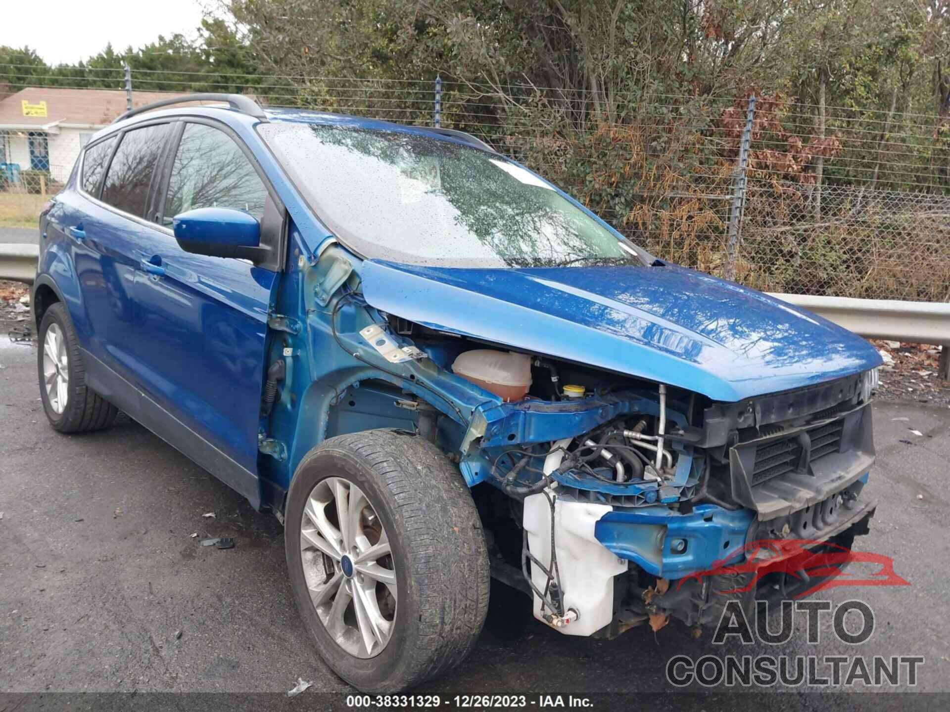 FORD ESCAPE 2017 - 1FMCU0GD2HUA74353