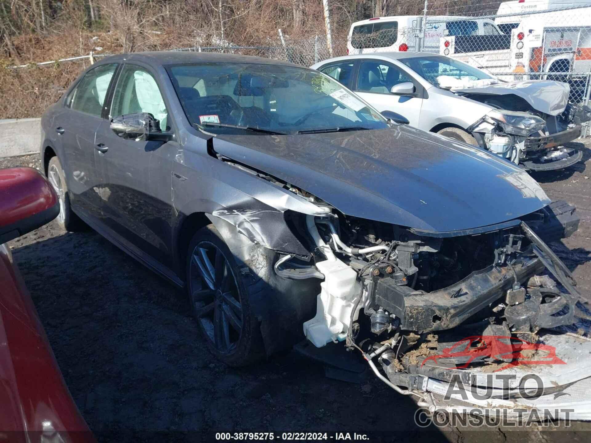 VOLKSWAGEN PASSAT 2018 - 1VWAA7A34JC012121