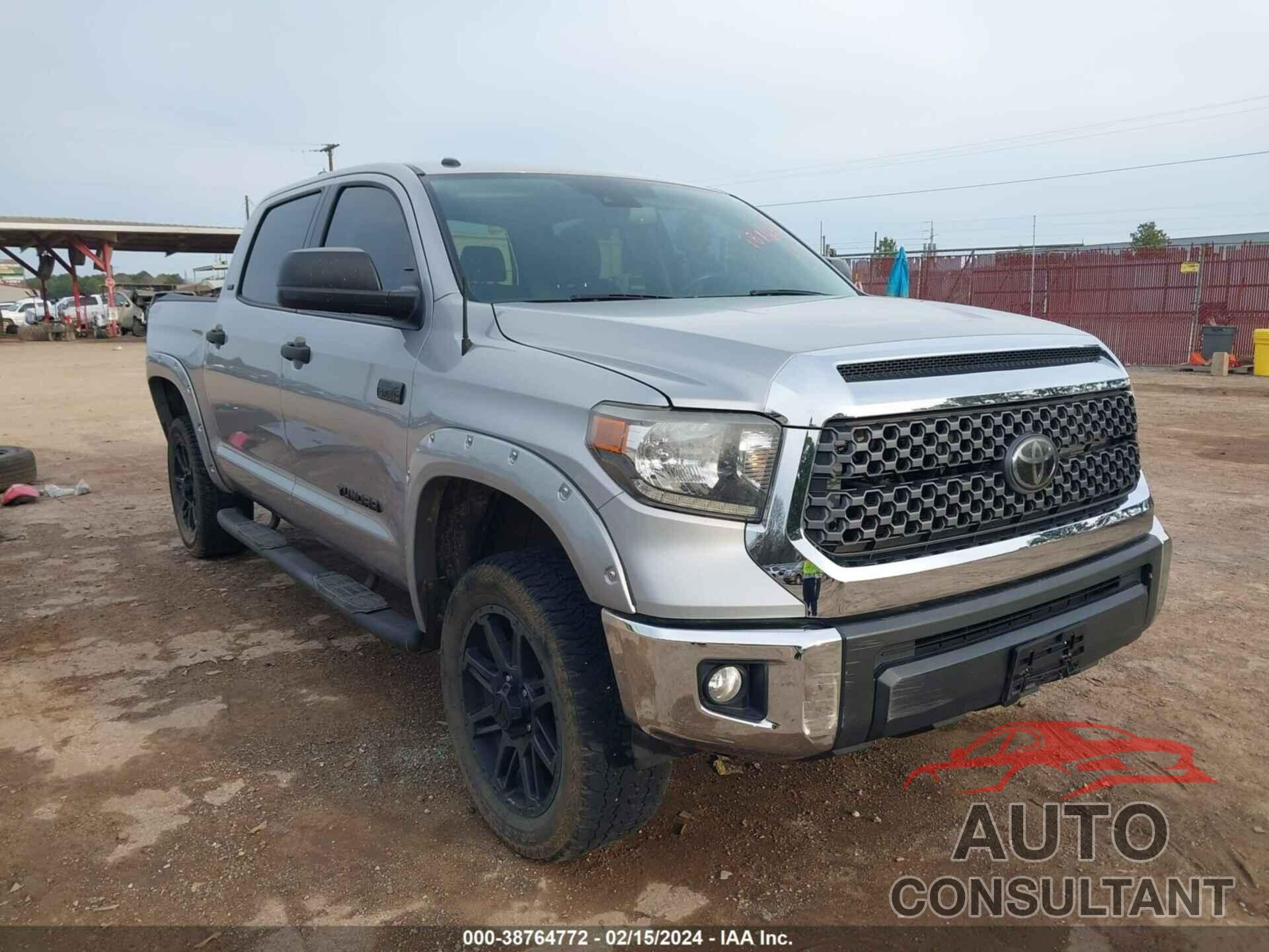 TOYOTA TUNDRA 2018 - 5TFDW5F10JX694582