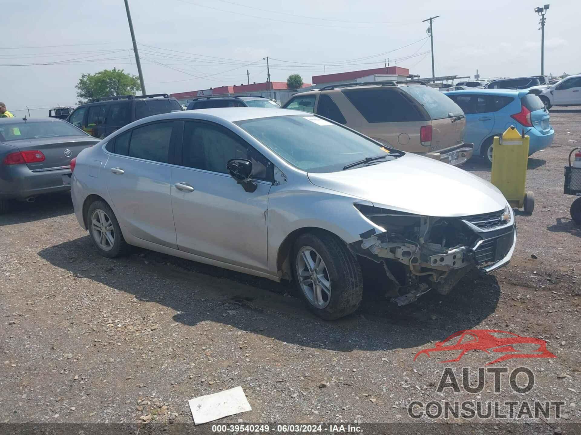 CHEVROLET CRUZE 2018 - 1G1BE5SM7J7136764