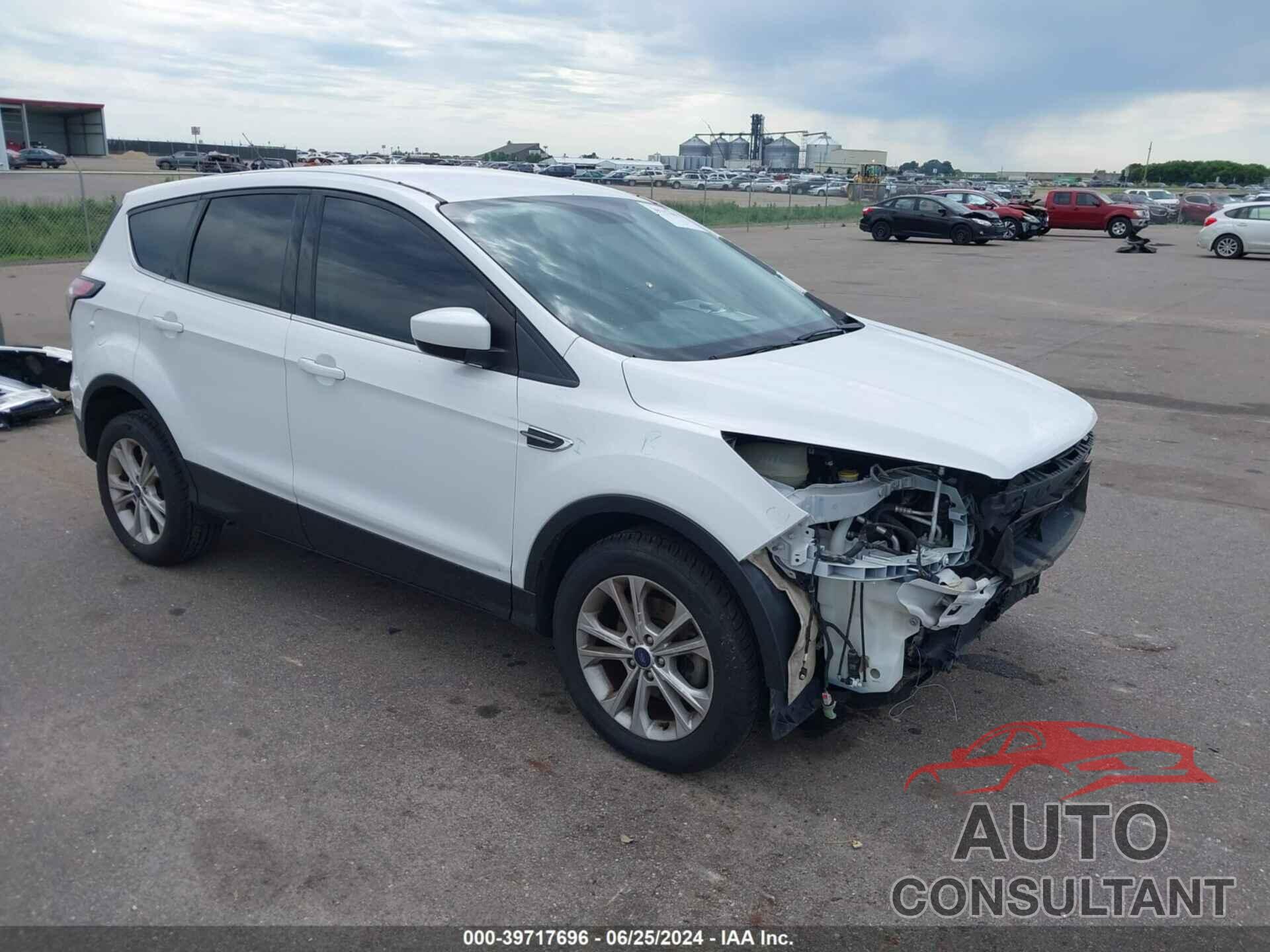 FORD ESCAPE 2017 - 1FMCU0GD5HUE77288