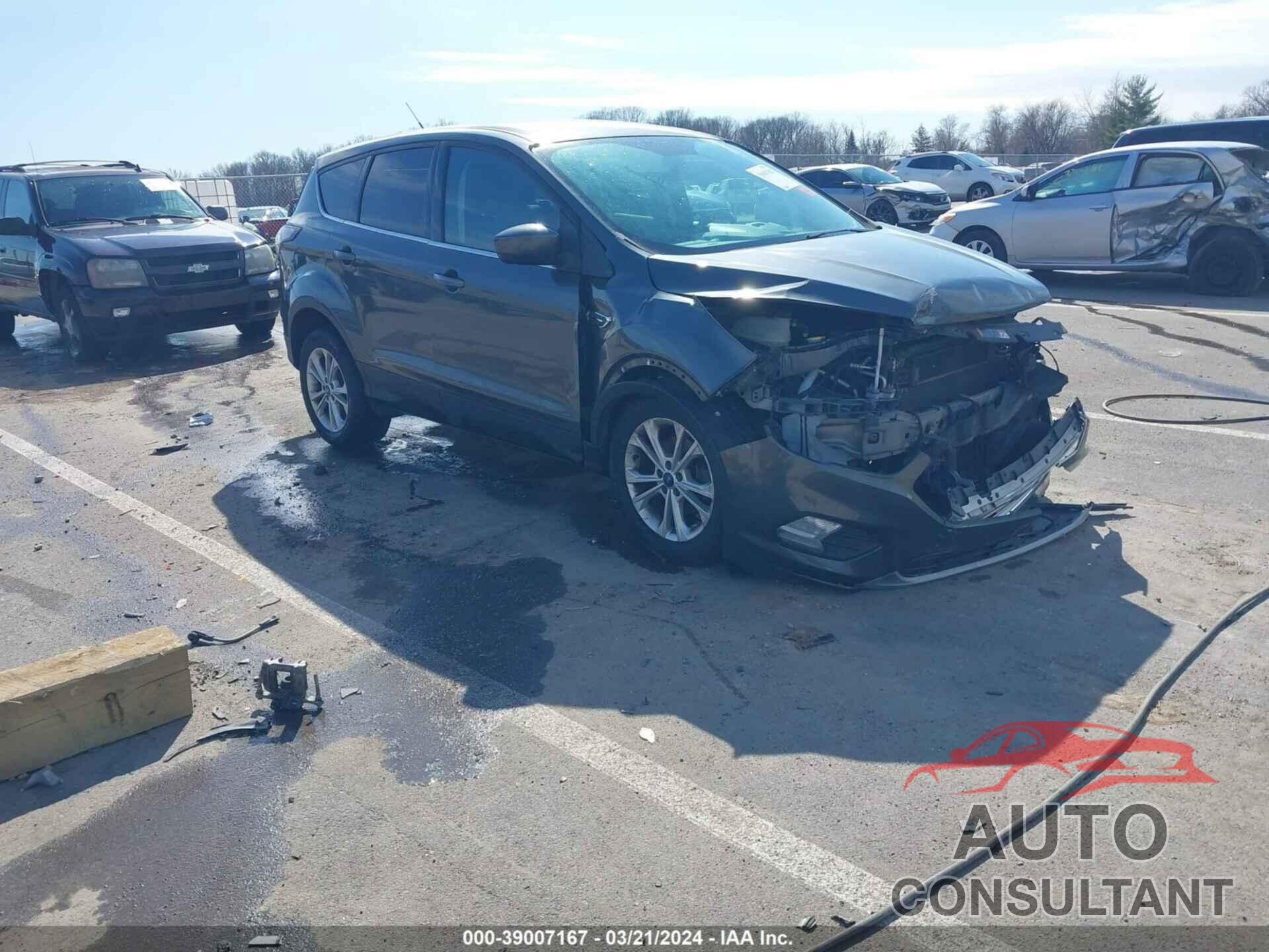 FORD ESCAPE 2017 - 1FMCU0GD2HUA69413