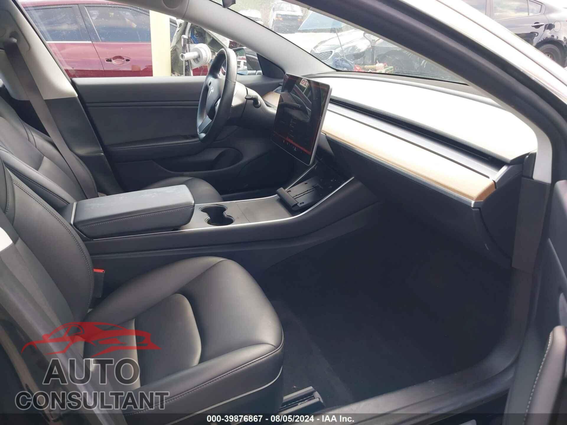 TESLA MODEL 3 2018 - 5YJ3E1EB8JF054079