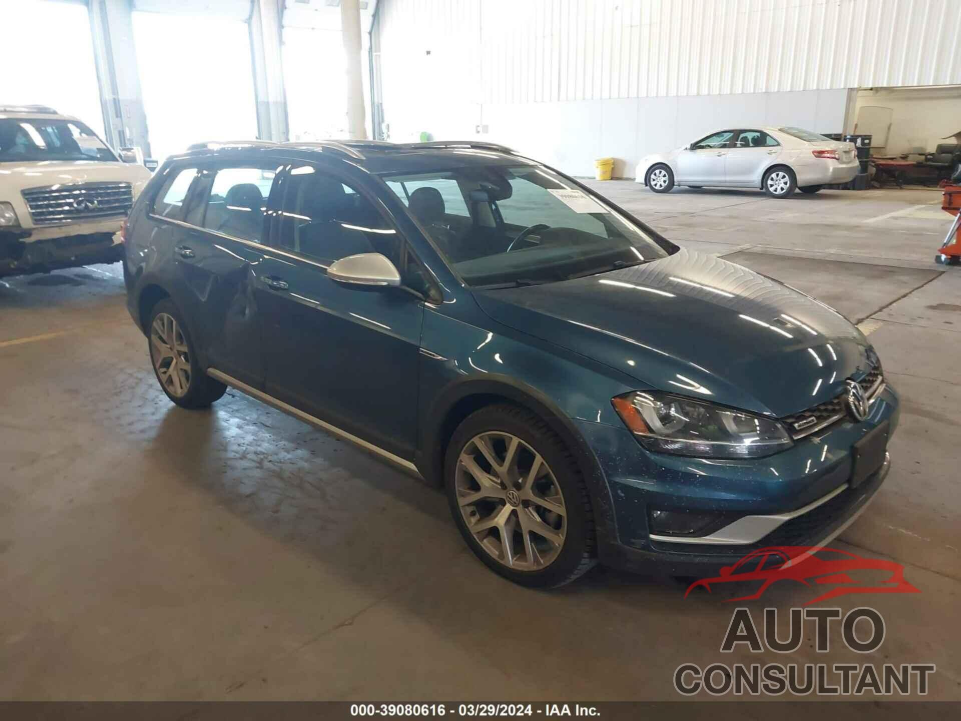VOLKSWAGEN GOLF ALLTRACK 2017 - 3VWH17AUXHM536826