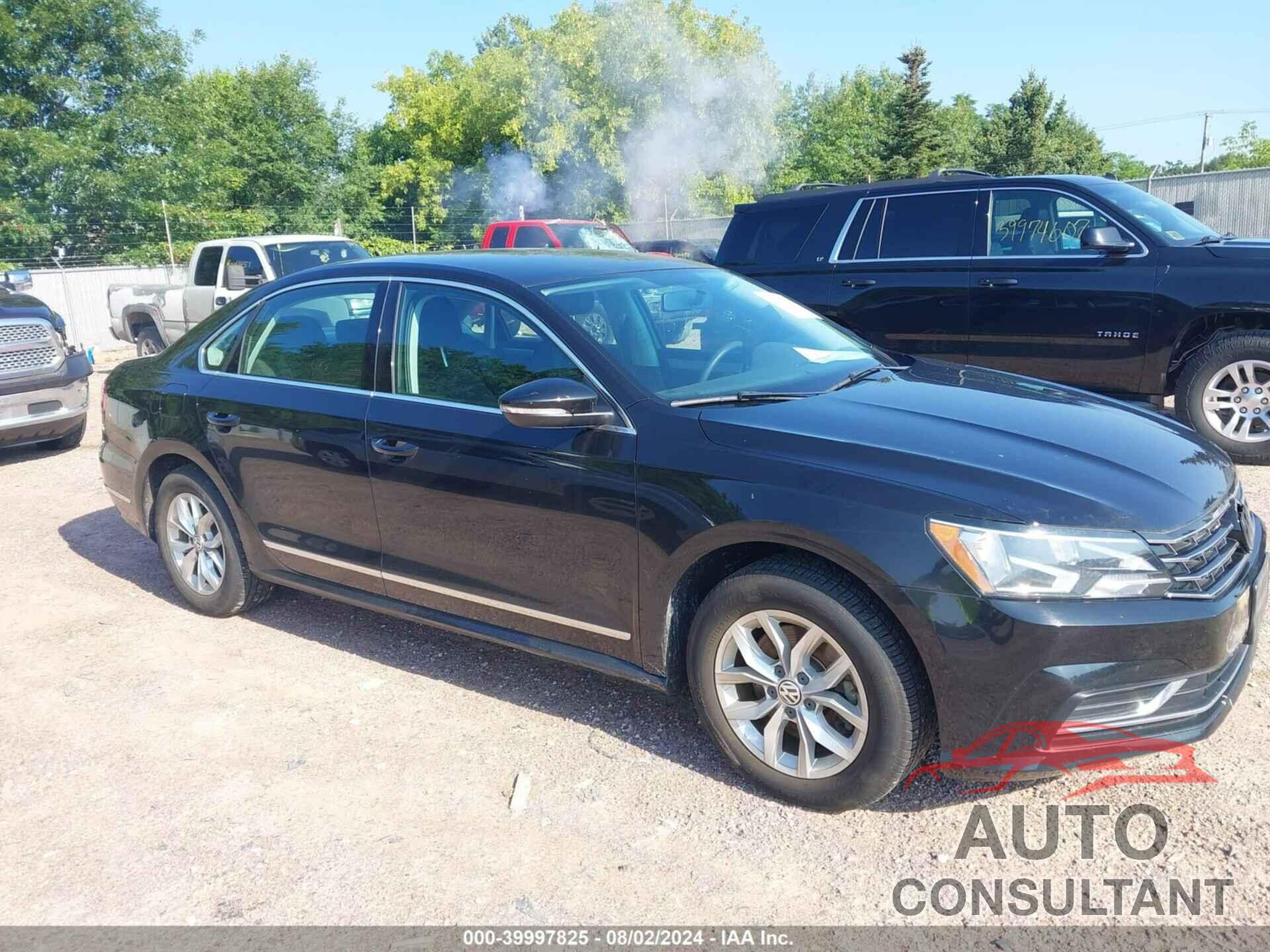 VOLKSWAGEN PASSAT 2016 - 1VWAT7A37GC043172