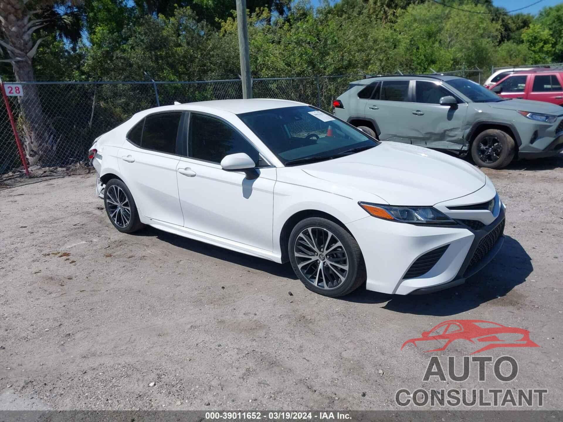 TOYOTA CAMRY 2019 - 4T1B11HK1KU746868