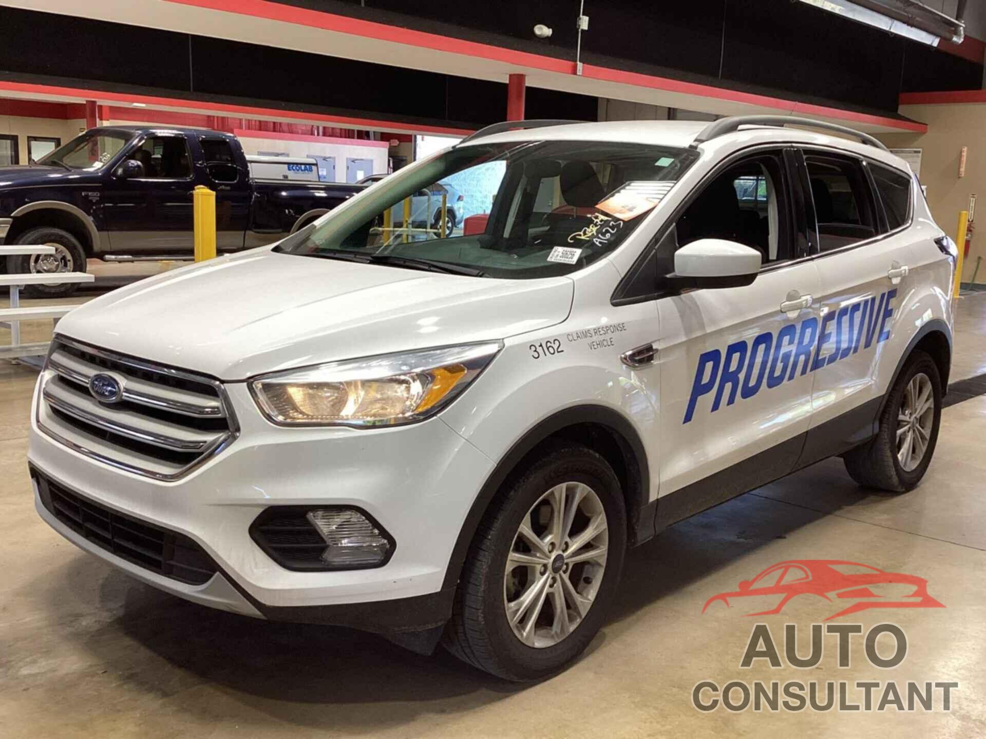 FORD ESCAPE 2018 - 1FMCU0GD4JUC13162