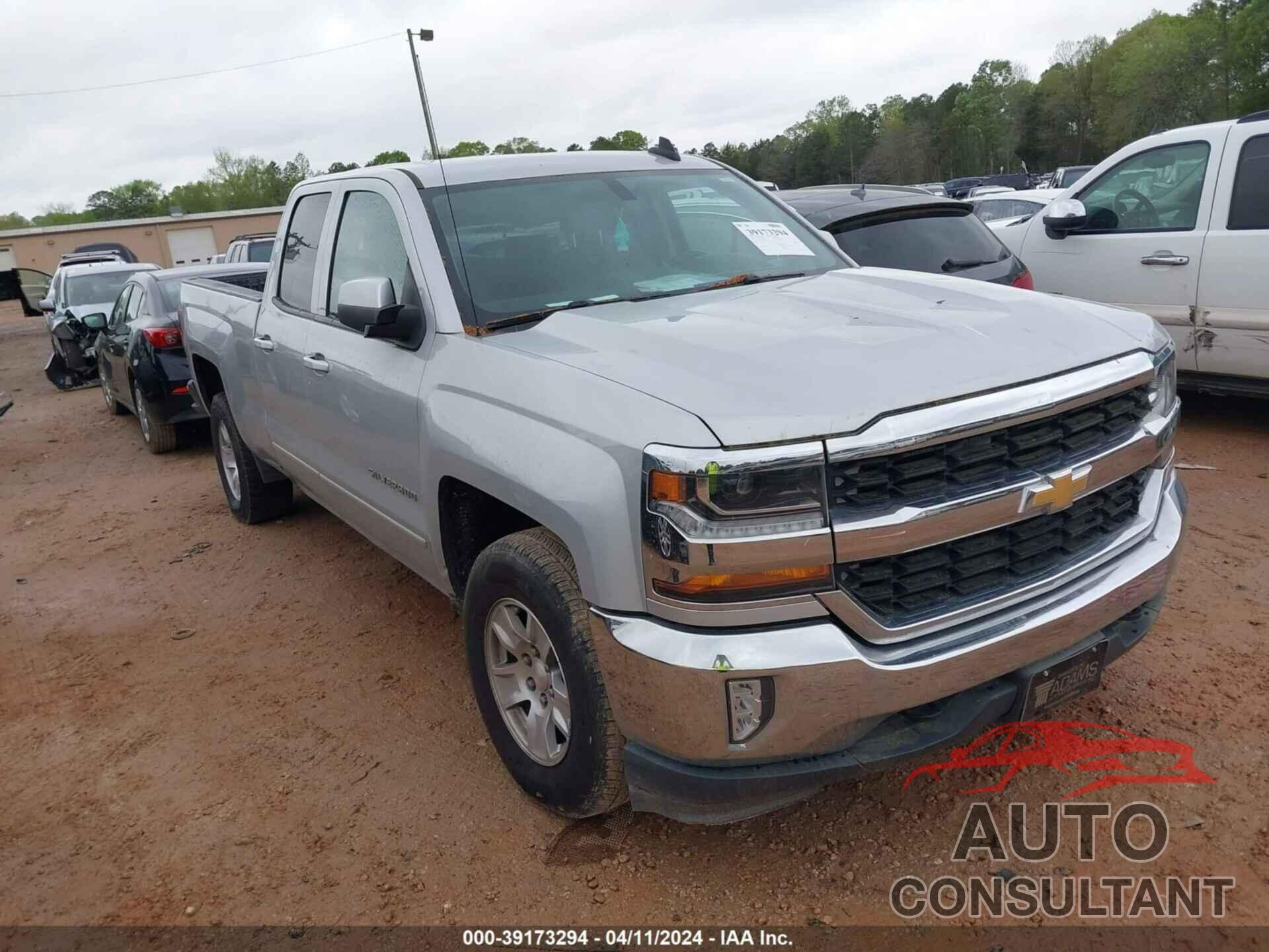 CHEVROLET SILVERADO 1500 2017 - 1GCVKREC9HZ109121