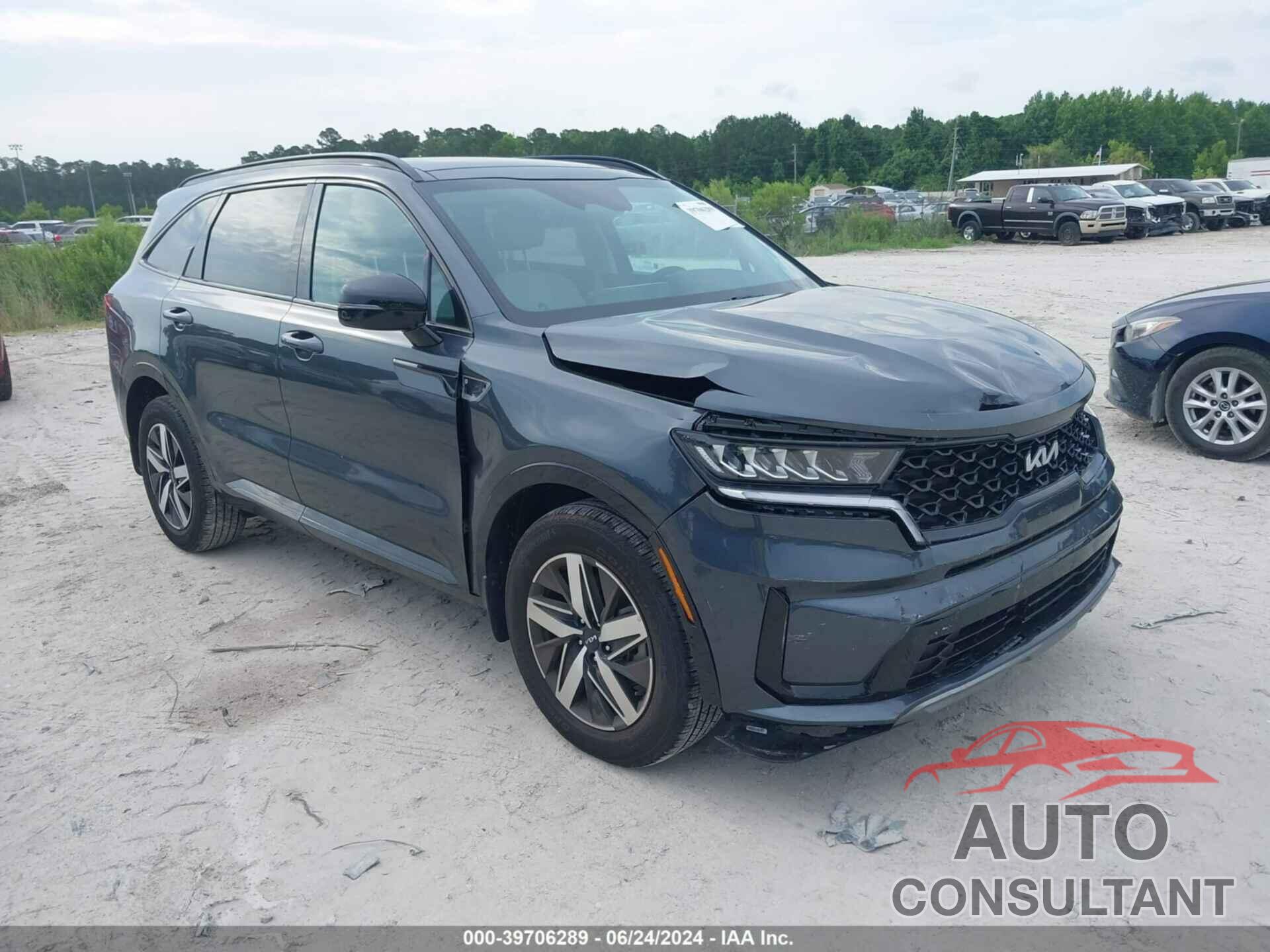 KIA SORENTO 2023 - 5XYRL4LC5PG209217