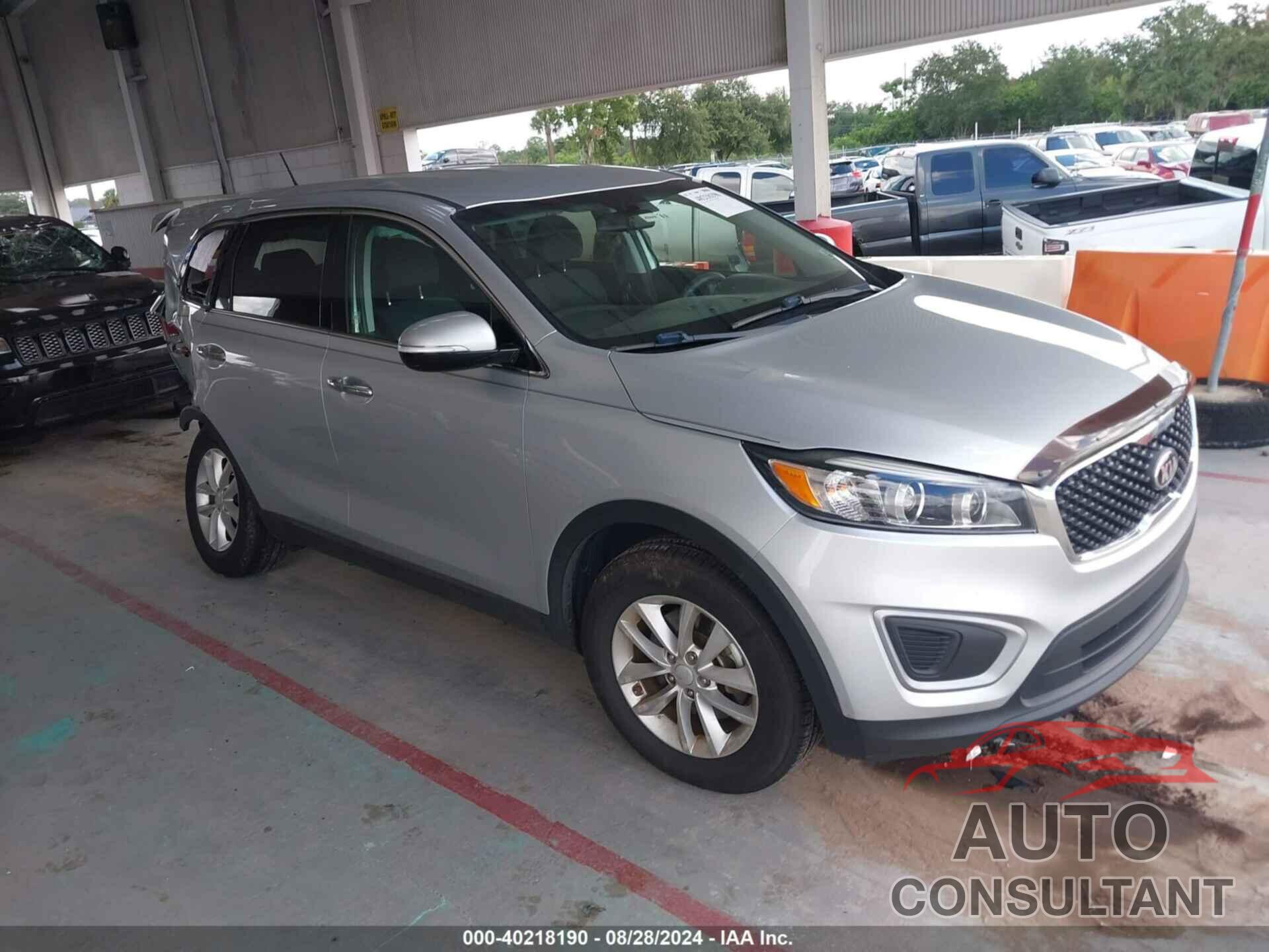 KIA SORENTO 2018 - 5XYPG4A34JG431902