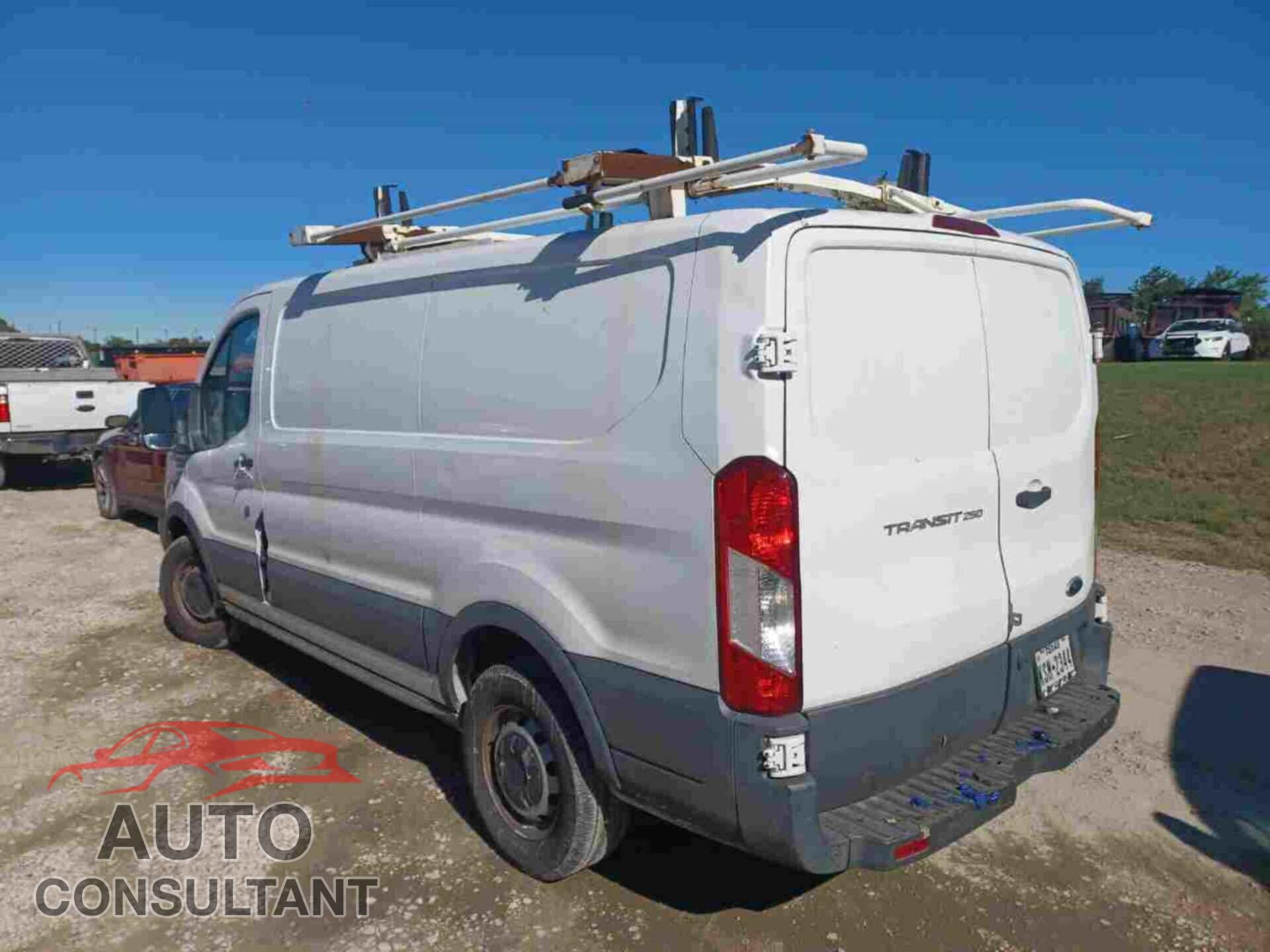 FORD TRANSIT 2017 - 1FTYR1YM4HKB33236