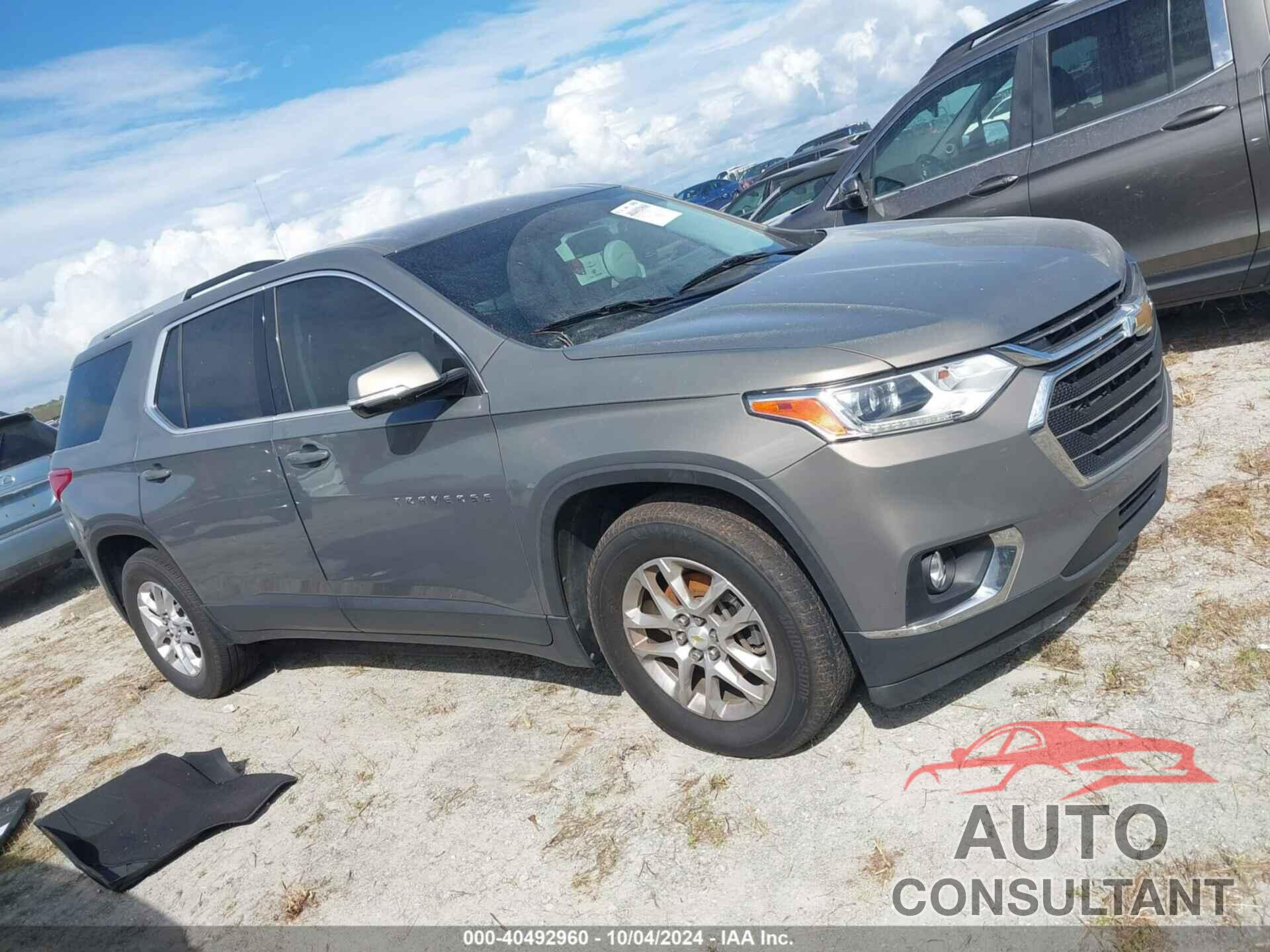 CHEVROLET TRAVERSE 2018 - 1GNERGKW5JJ228424
