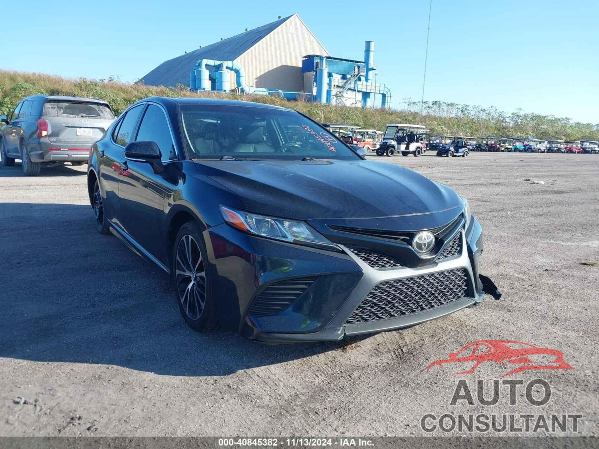 TOYOTA CAMRY 2018 - 4T1B11HK1JU528833
