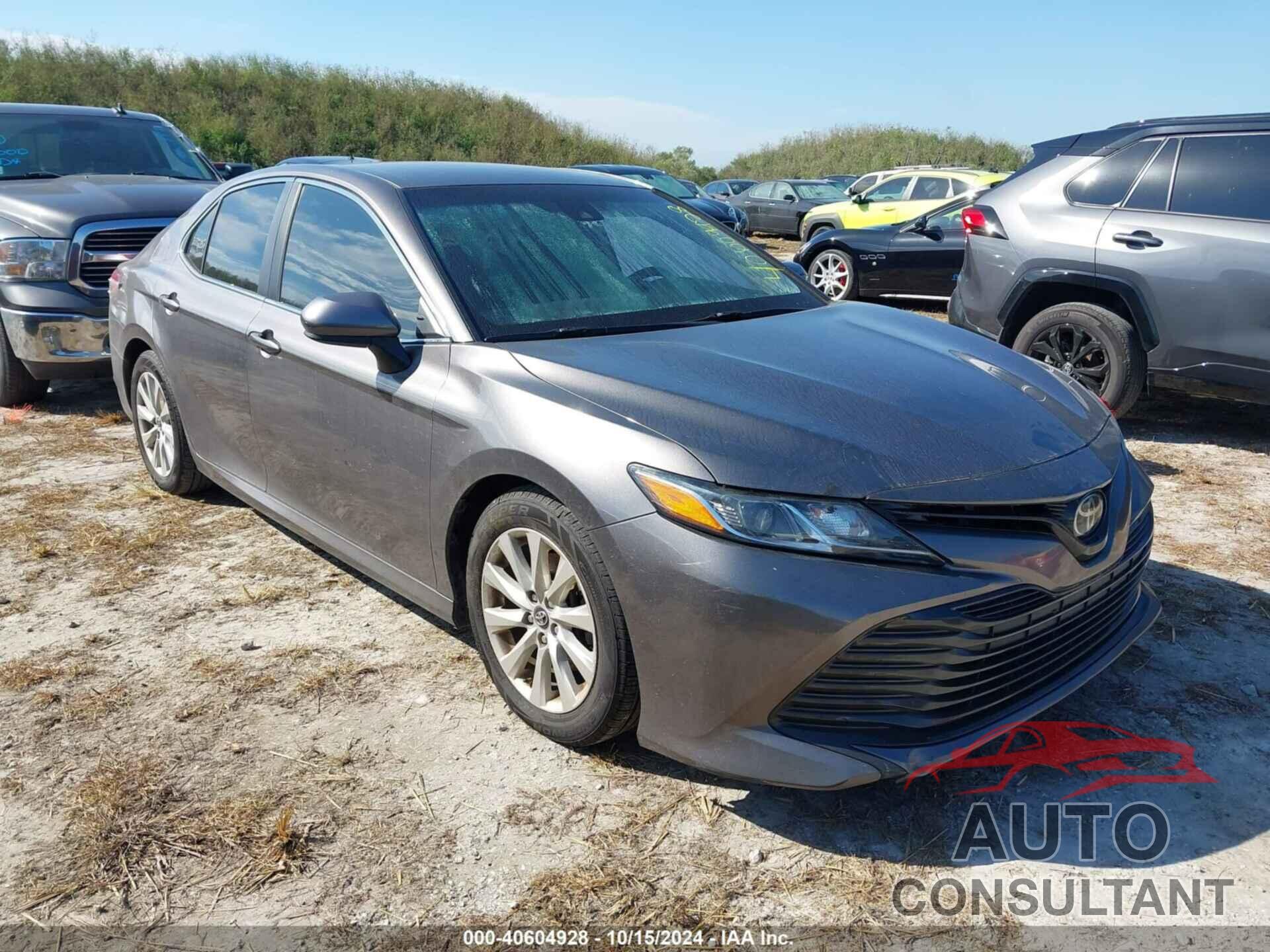TOYOTA CAMRY 2018 - 4T1B11HK1JU122308