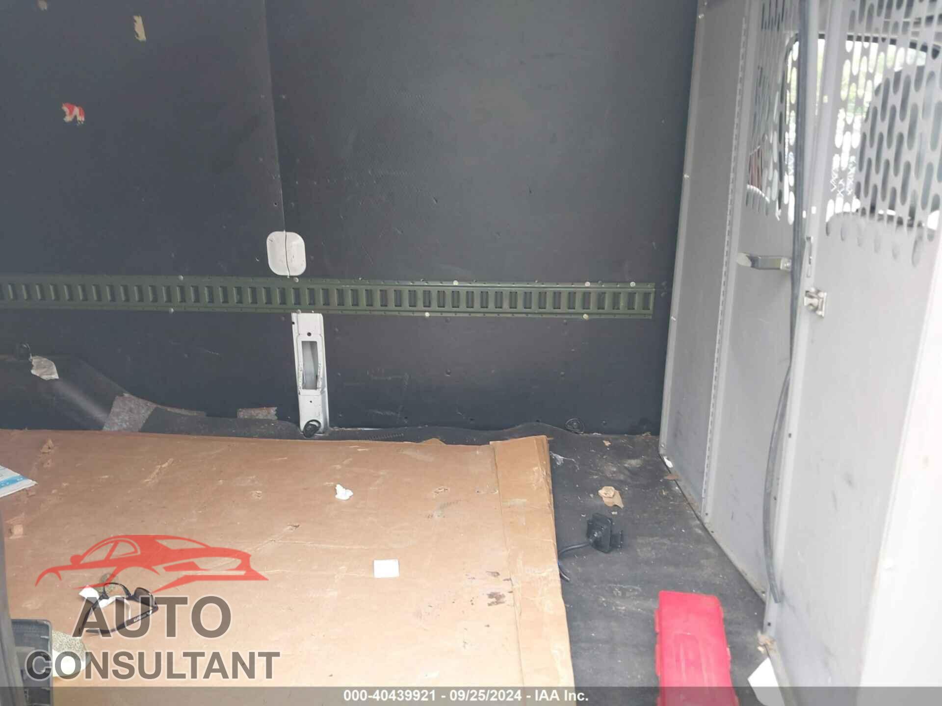 FORD TRANSIT-150 2017 - 1FTYE2CM8HKA12282