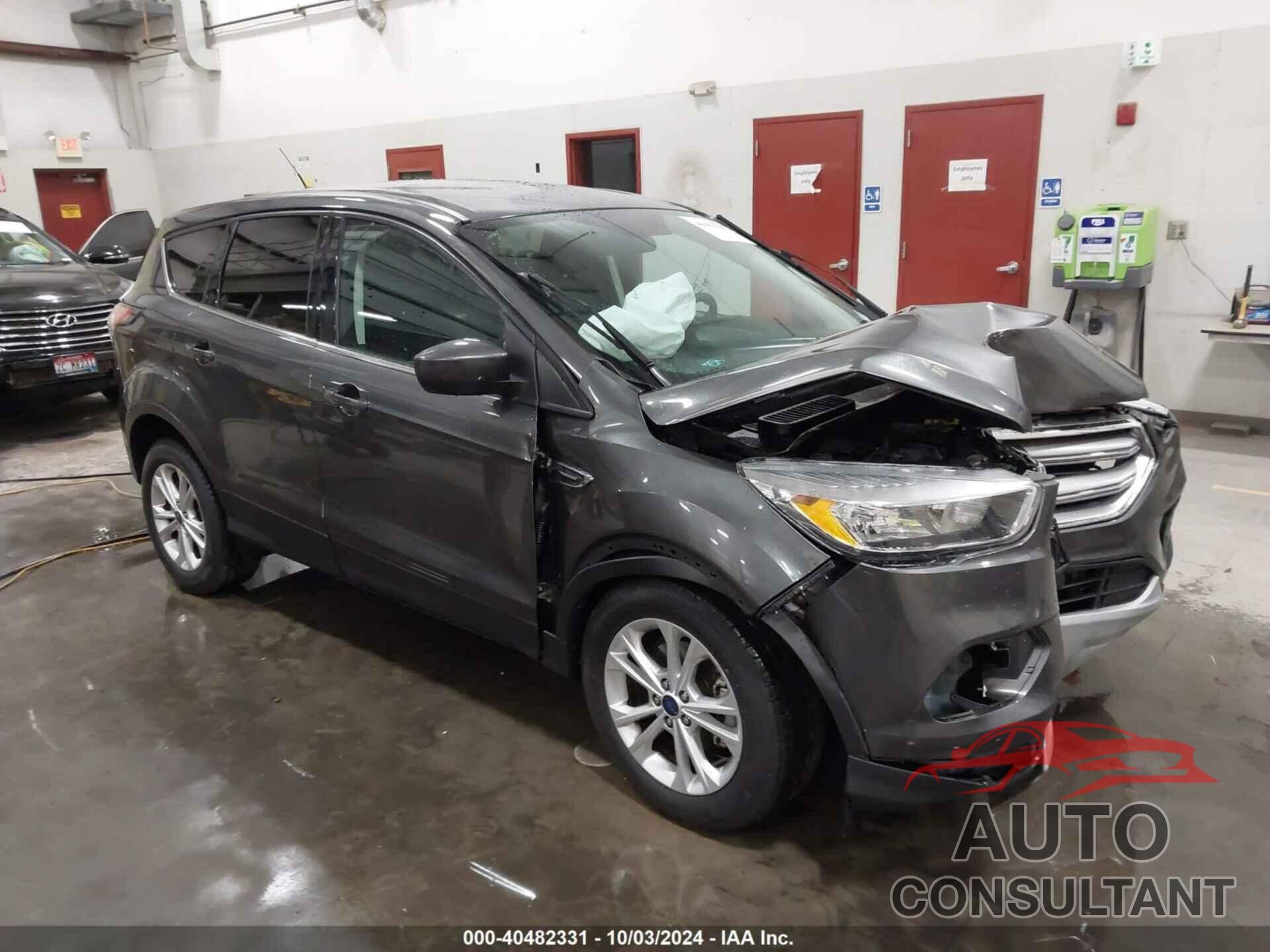 FORD ESCAPE 2017 - 1FMCU0GD4HUB52969