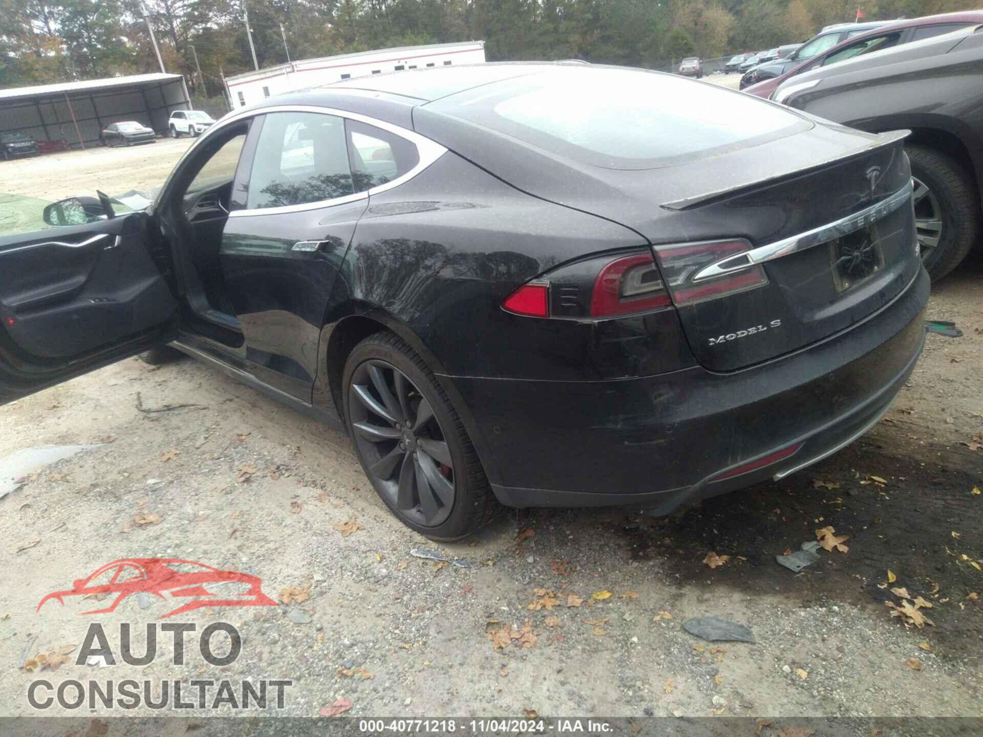 TESLA MODEL S 2014 - 5YJSA1H21EFP63557