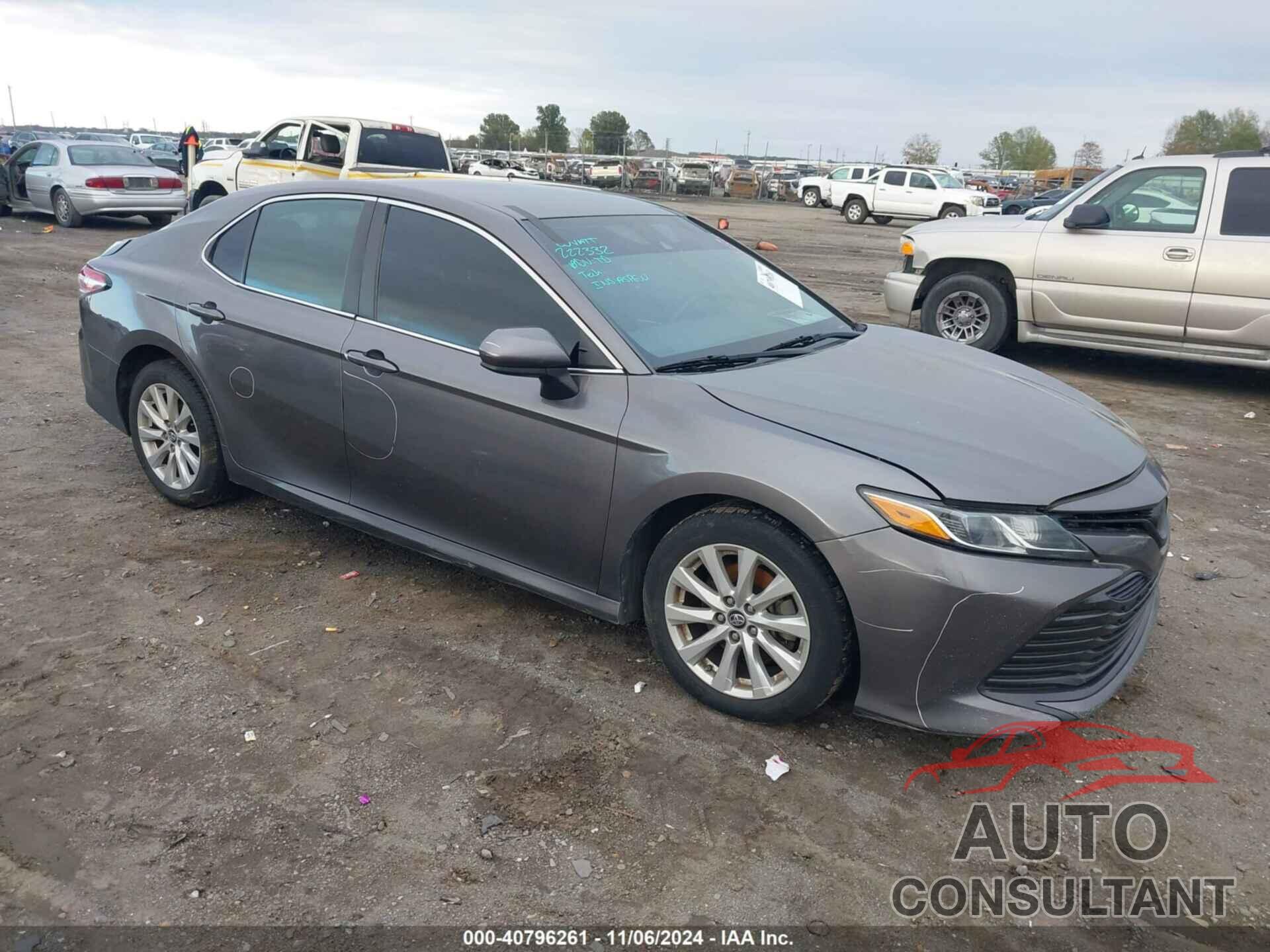 TOYOTA CAMRY 2018 - 4T1B11HK3JU101945