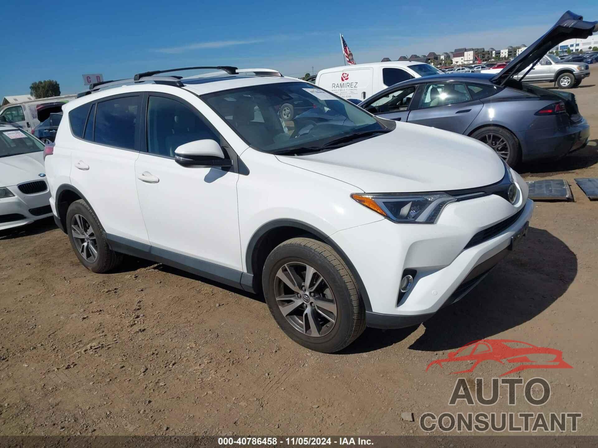 TOYOTA RAV4 2017 - JTMWFREVXHD095267