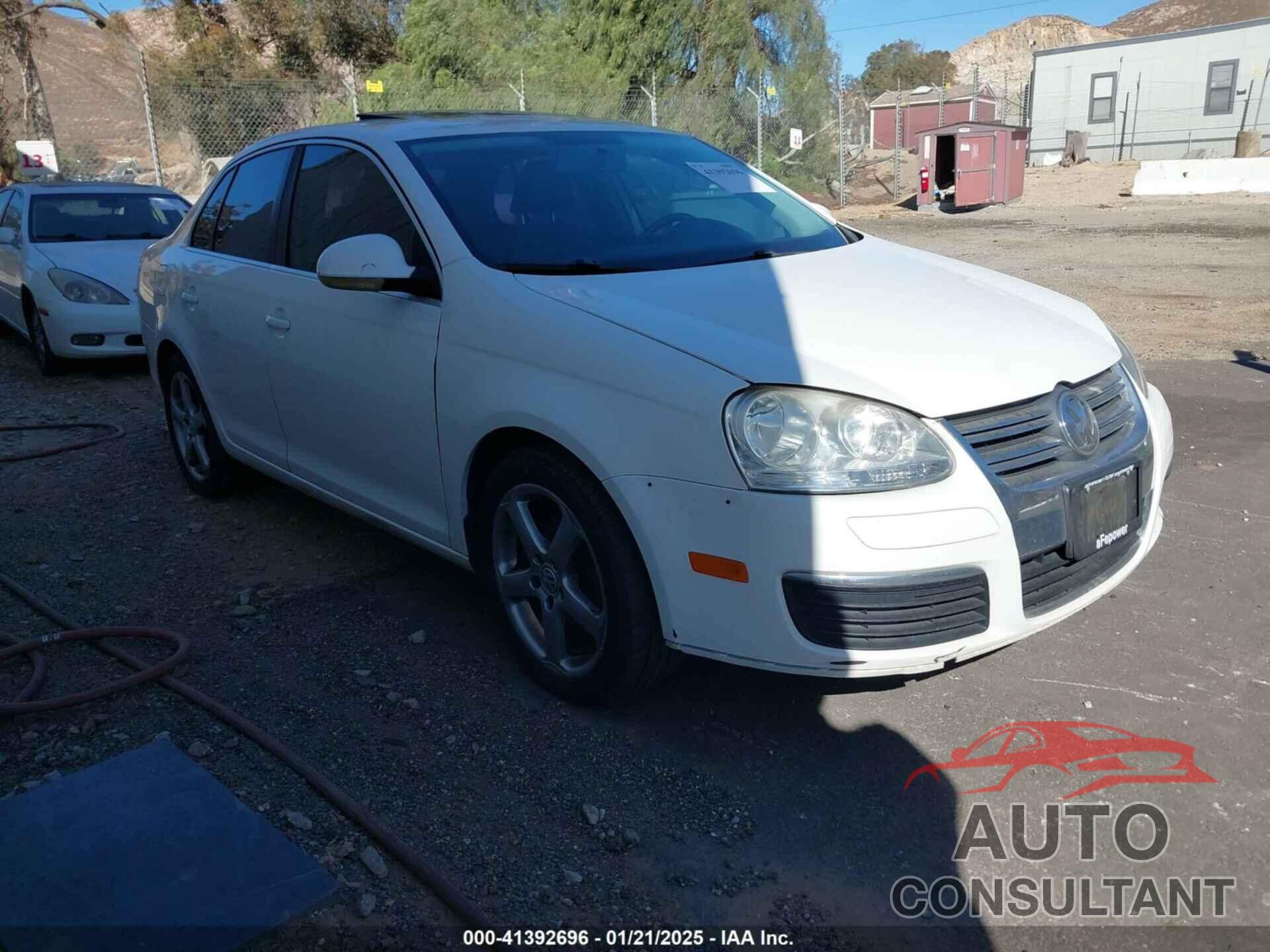 VOLKSWAGEN JETTA 2010 - 3VWRZ7AJ0AM048803