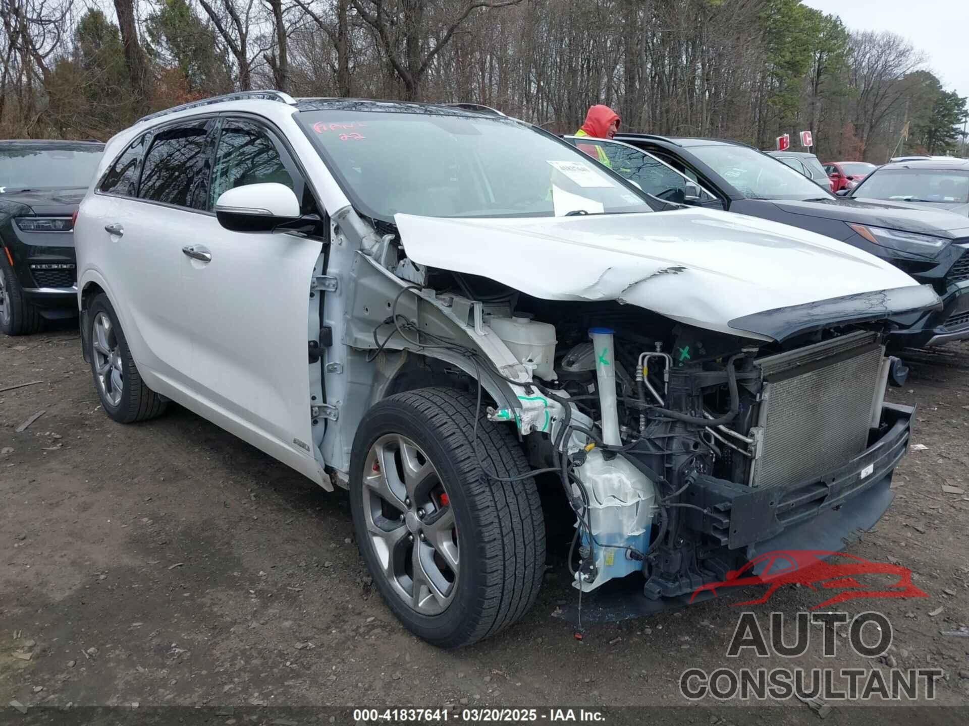 KIA SORENTO 2018 - 5XYPKDA51JG405998