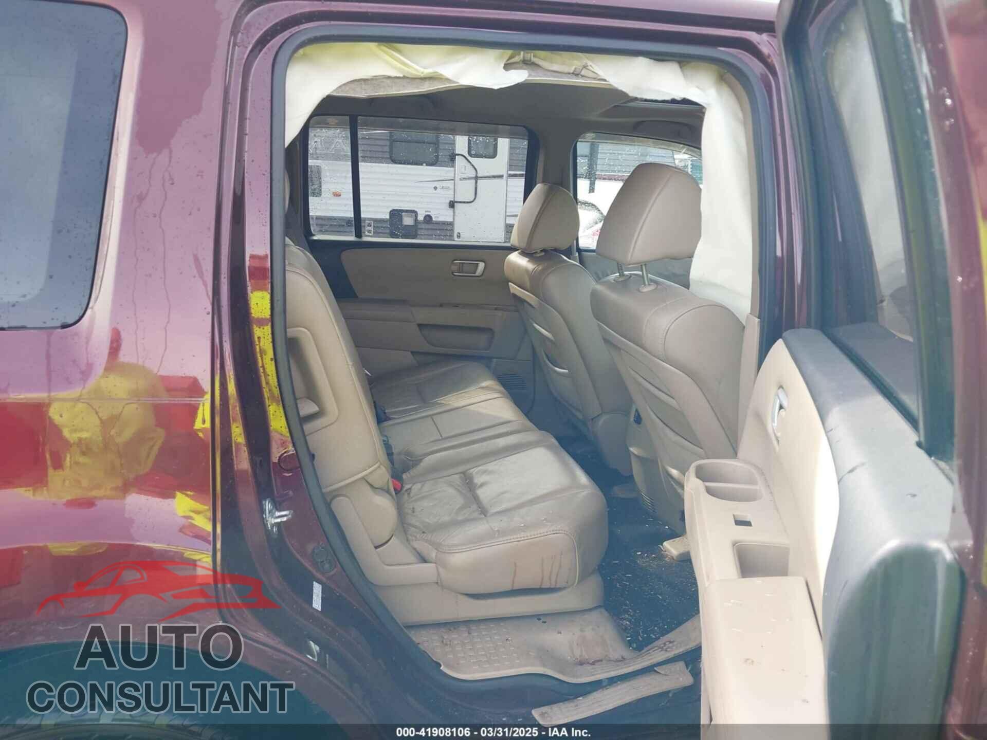 HONDA PILOT 2011 - 5FNYF4H56BB024137