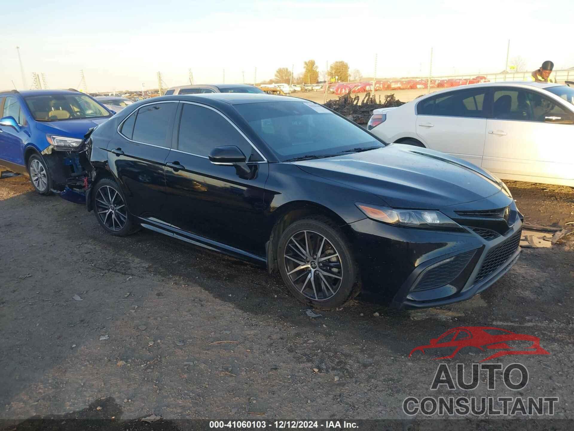 TOYOTA CAMRY 2022 - 4T1G11AK0NU650797