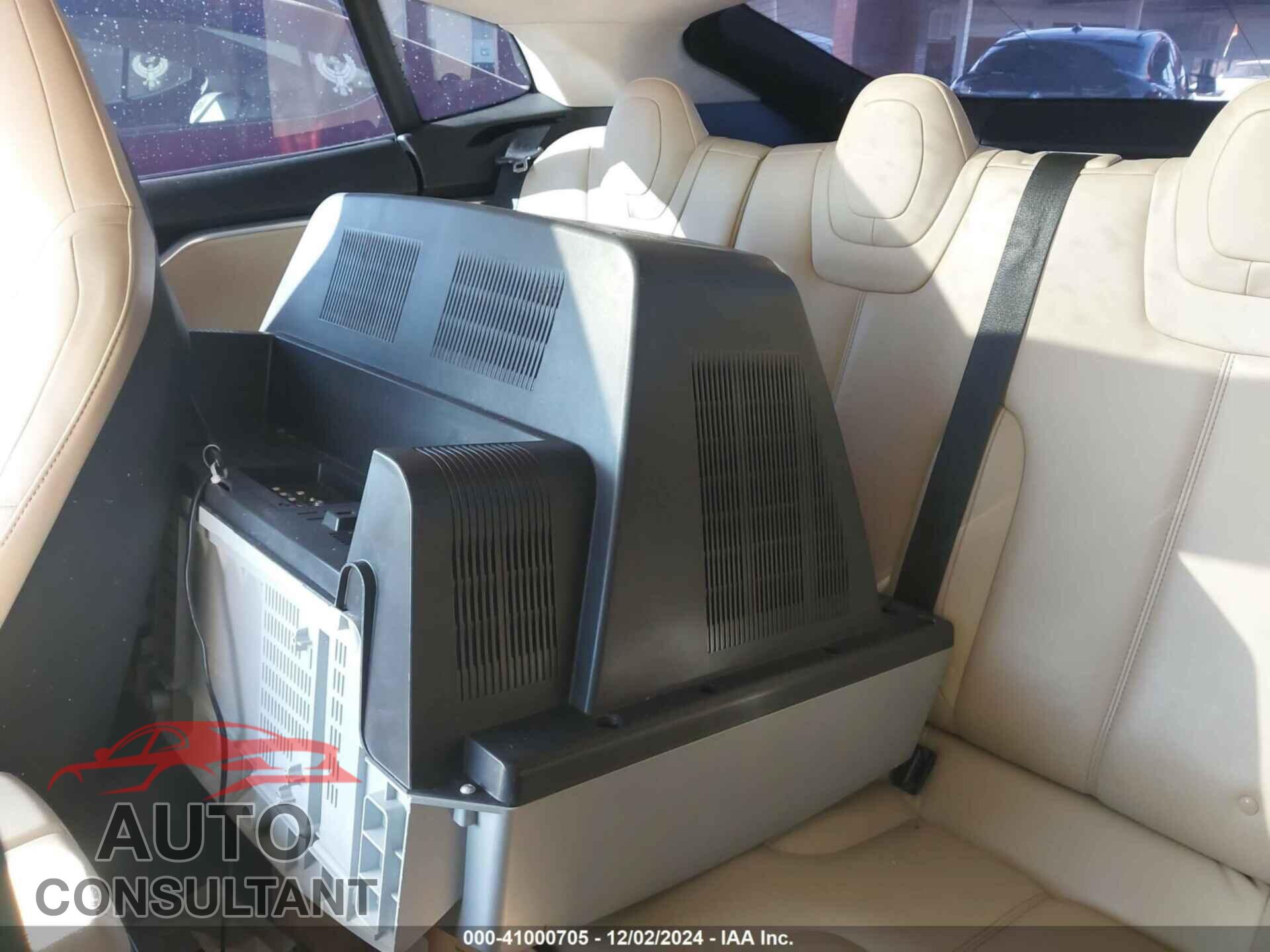 TESLA MODEL S 2014 - 5YJSA1H13EFP45357