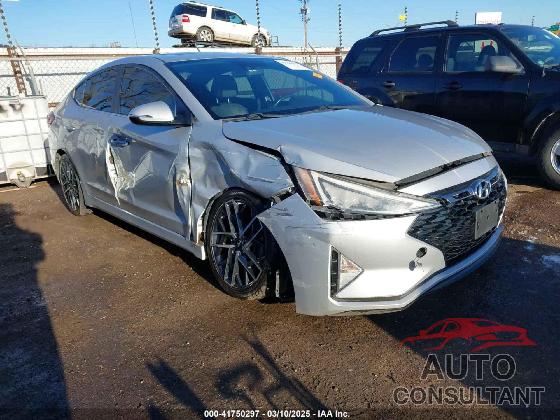 HYUNDAI ELANTRA 2019 - KMHD04LB8KU839004