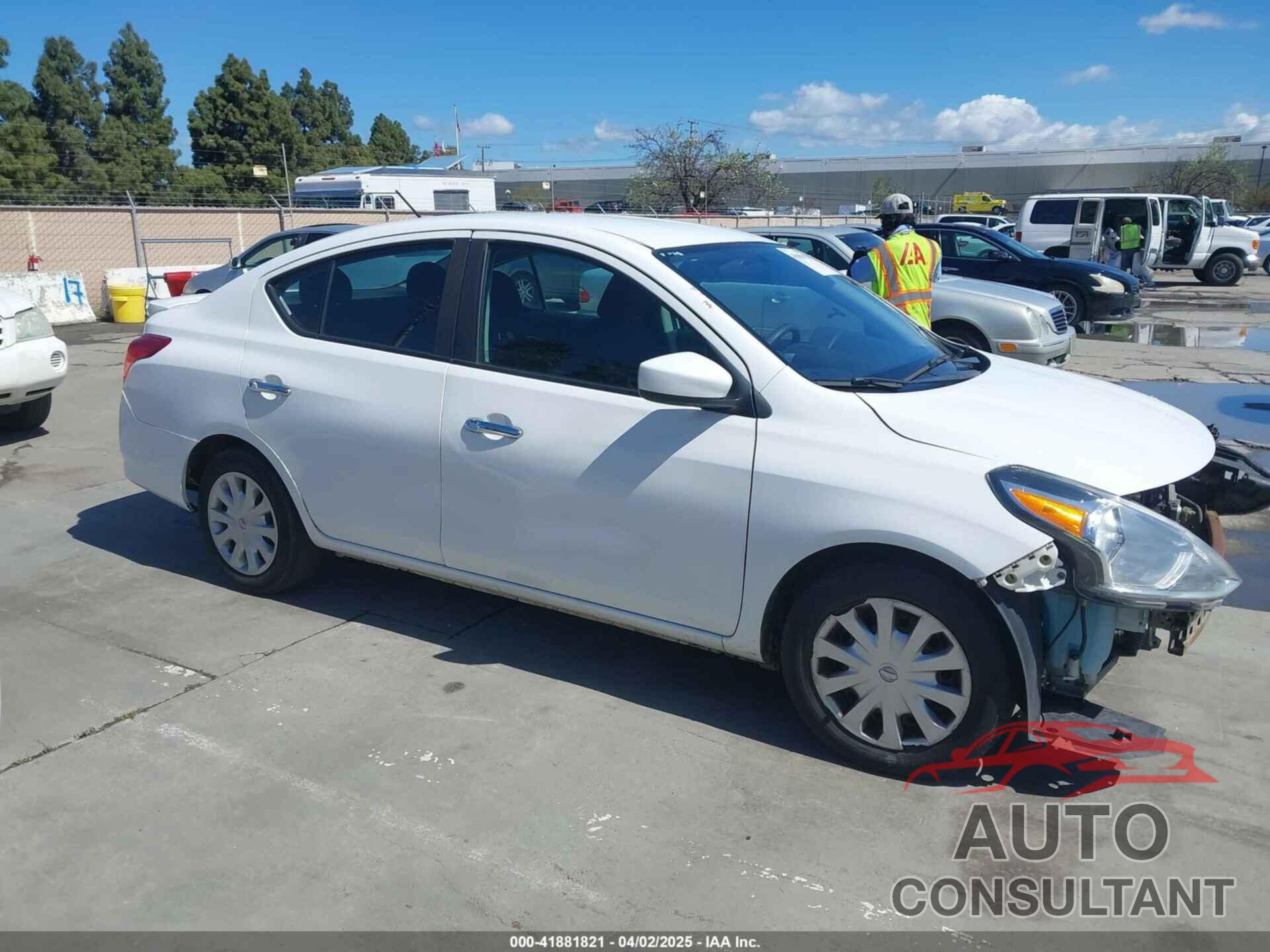 NISSAN VERSA 2018 - 3N1CN7AP8JL872775