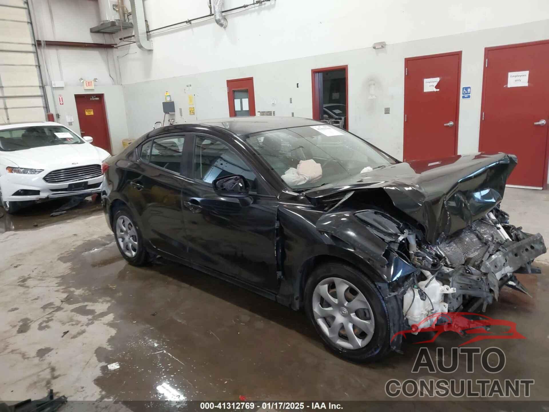 MAZDA MAZDA3 2017 - JM1BN1U71H1100072