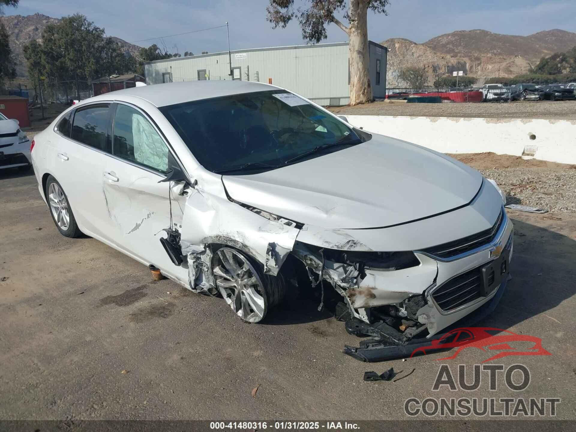 CHEVROLET MALIBU 2017 - 1G1ZE5ST1HF272409