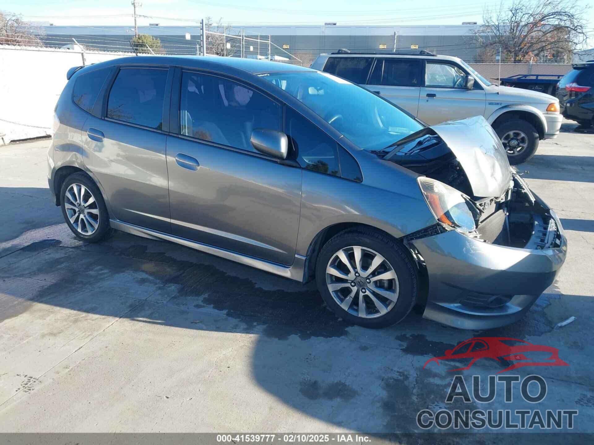 HONDA FIT 2013 - JHMGE8H56DC043226