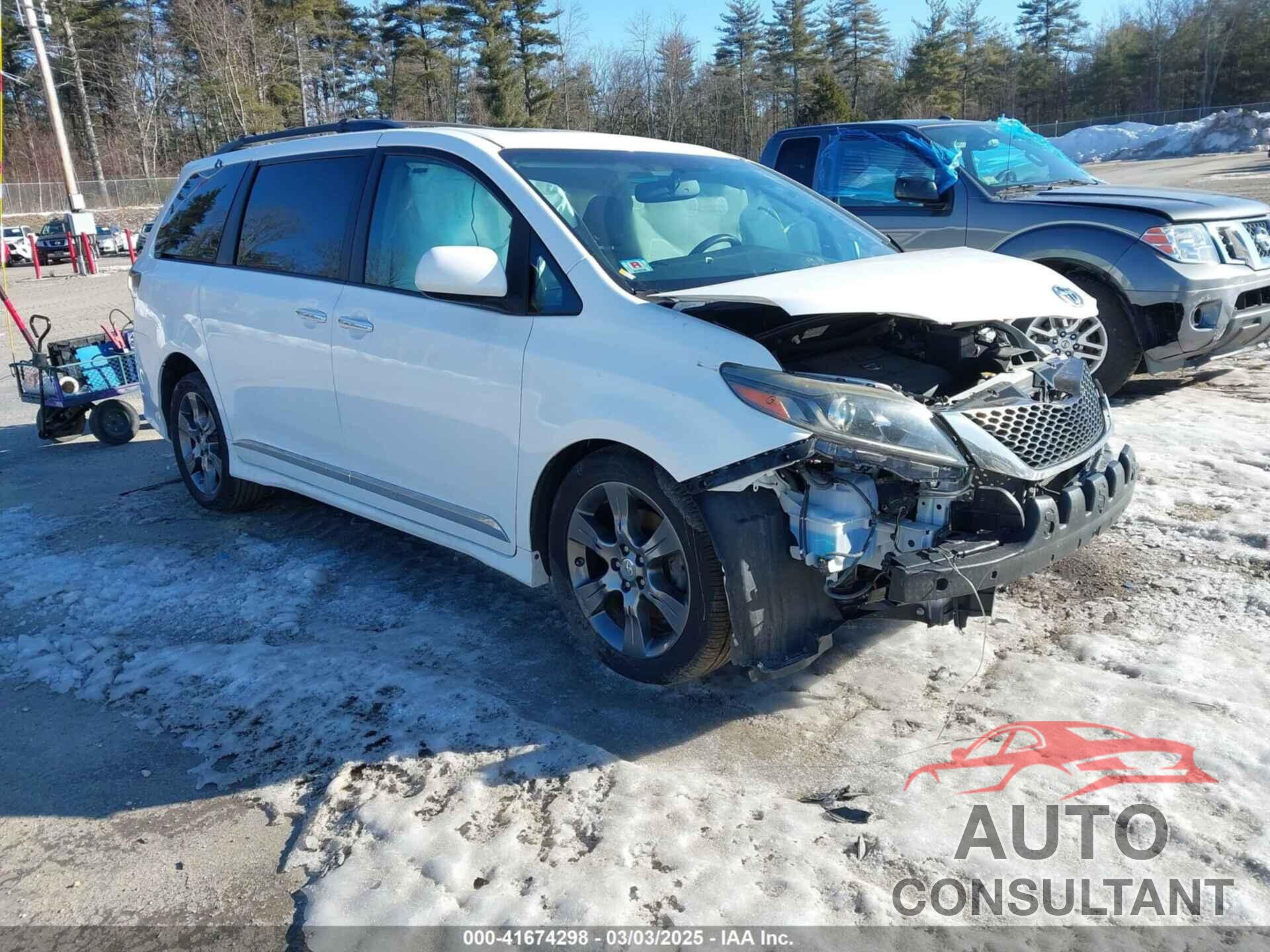 TOYOTA SIENNA 2016 - 5TDXK3DC8GS744659