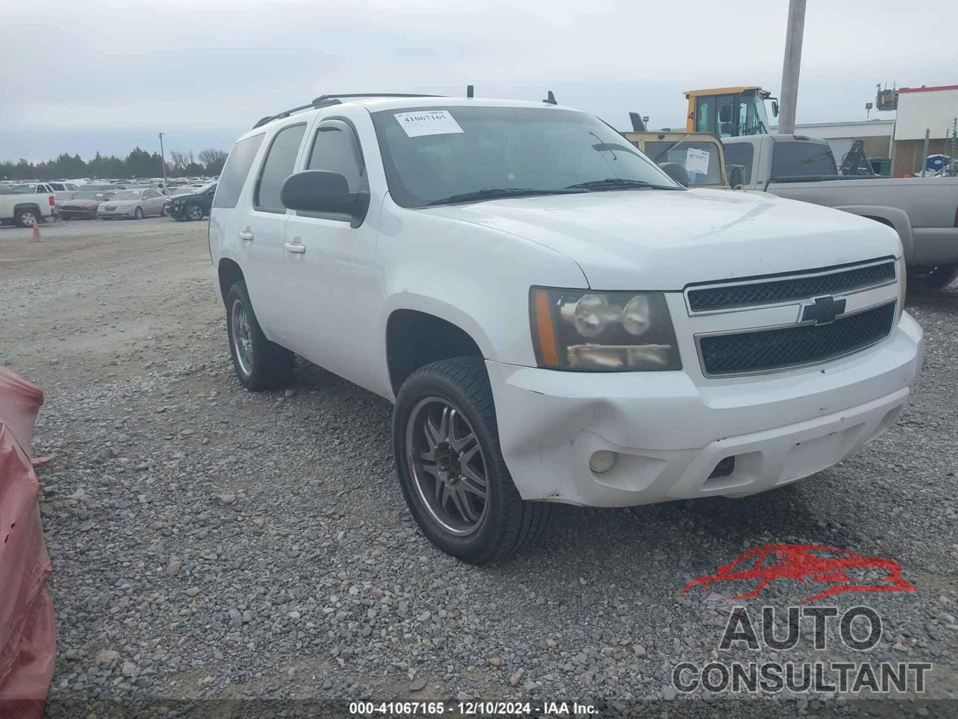 CHEVROLET TAHOE 2011 - 1GNSKAE09BR102937