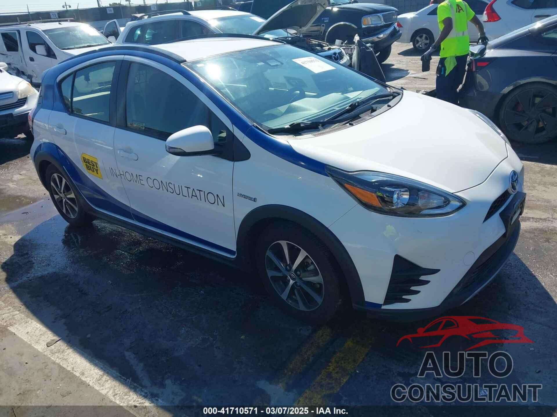 TOYOTA PRIUS C 2018 - JTDKDTB34J1615717