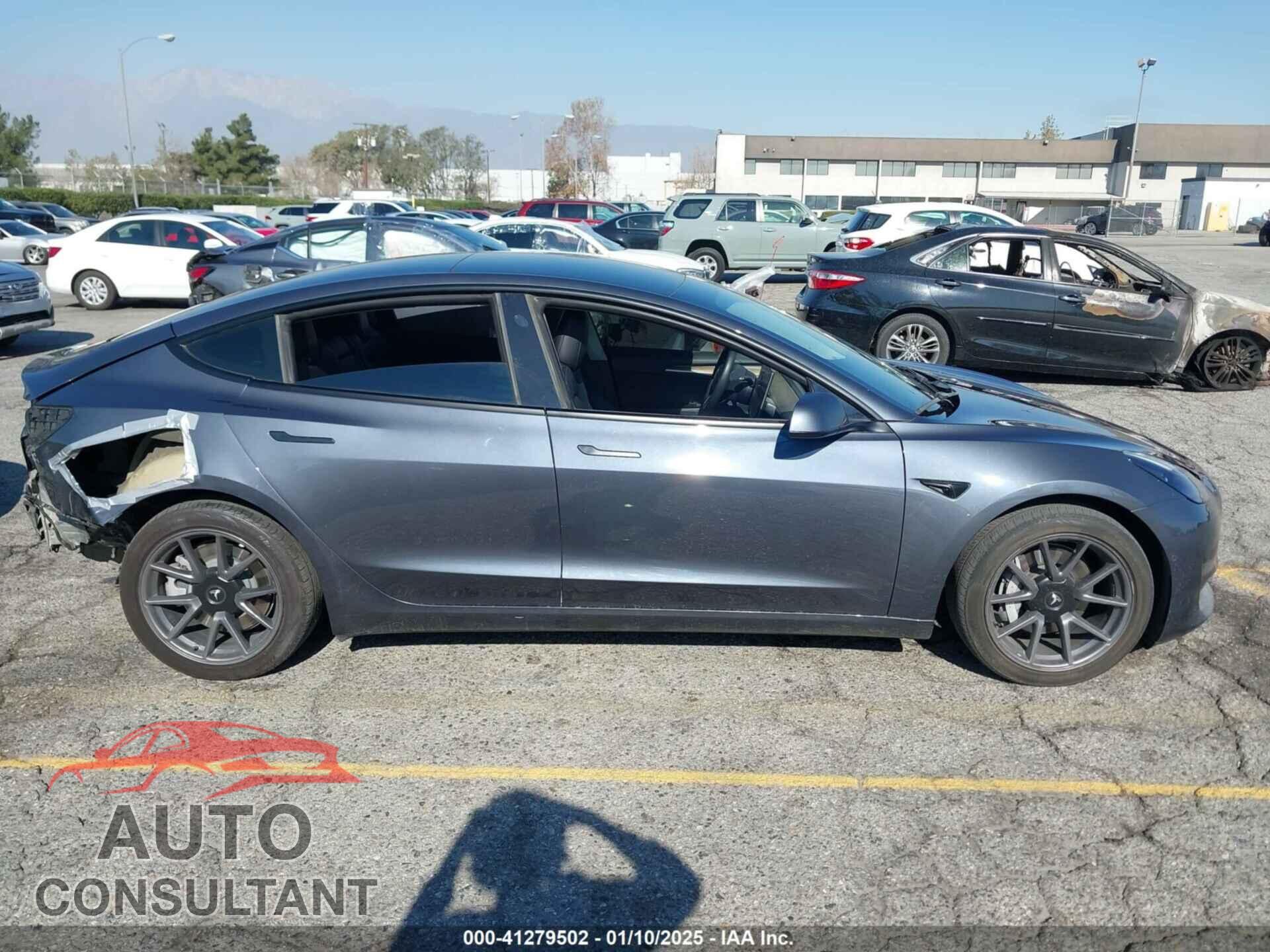 TESLA MODEL 3 2022 - 5YJ3E1EB8NF256829