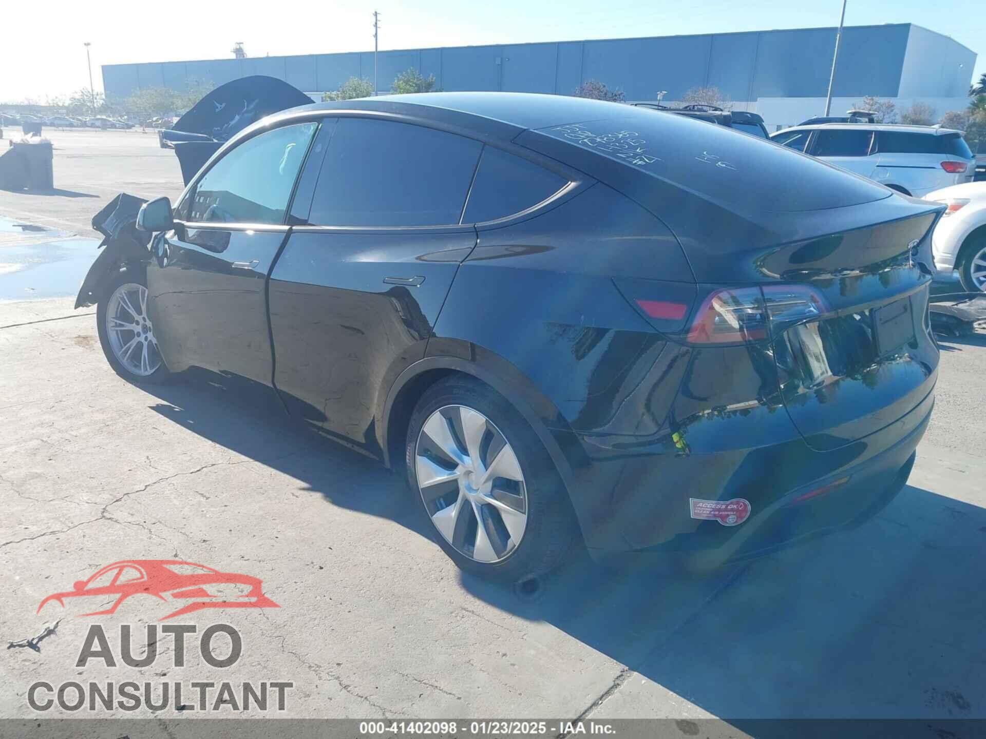 TESLA MODEL Y 2024 - 7SAYGAEE7RF014424