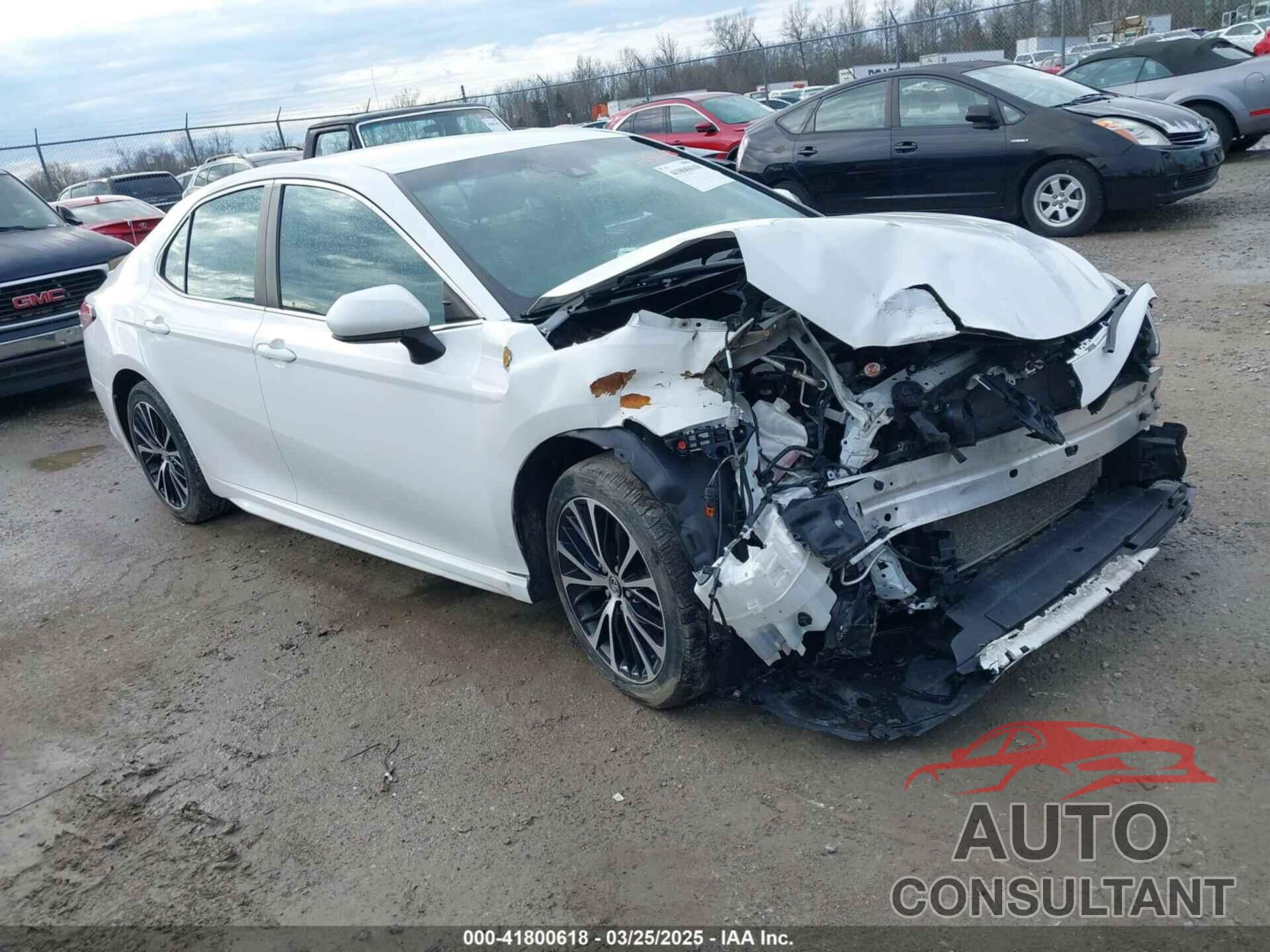 TOYOTA CAMRY 2018 - 4T1B11HK2JU114170