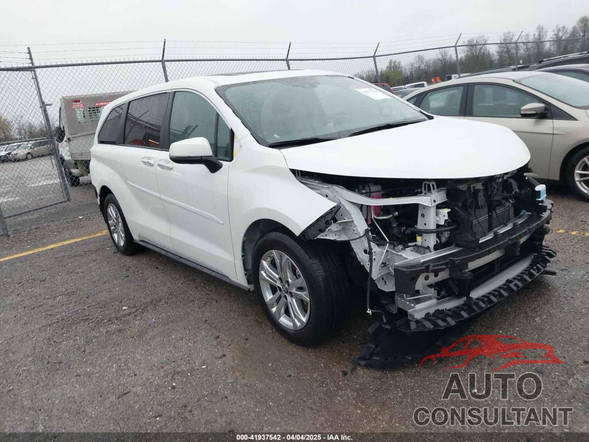 TOYOTA SIENNA 2024 - 5TDESKFC4RS137515