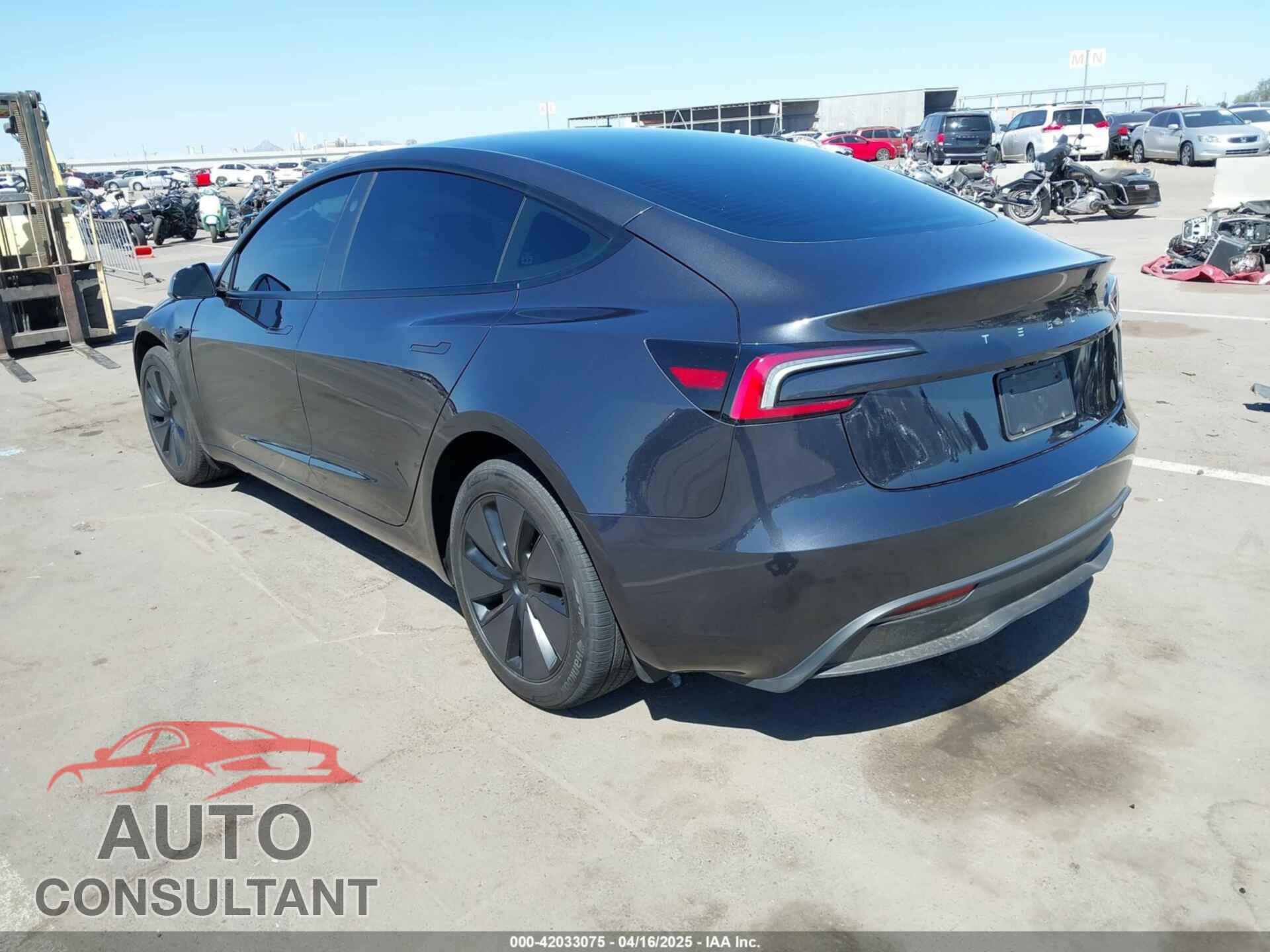 TESLA MODEL 3 2024 - 5YJ3E1EA8RF726287